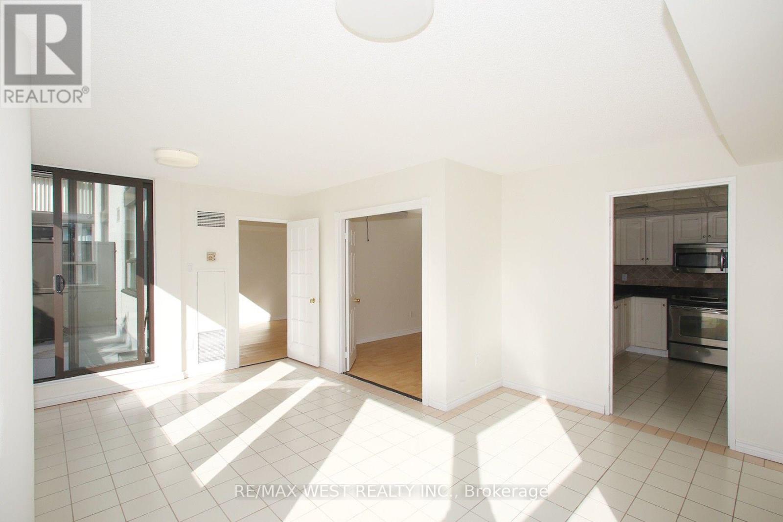 305 - 40 Harding Boulevard W, Richmond Hill, Ontario  L4C 9S5 - Photo 8 - N13836534