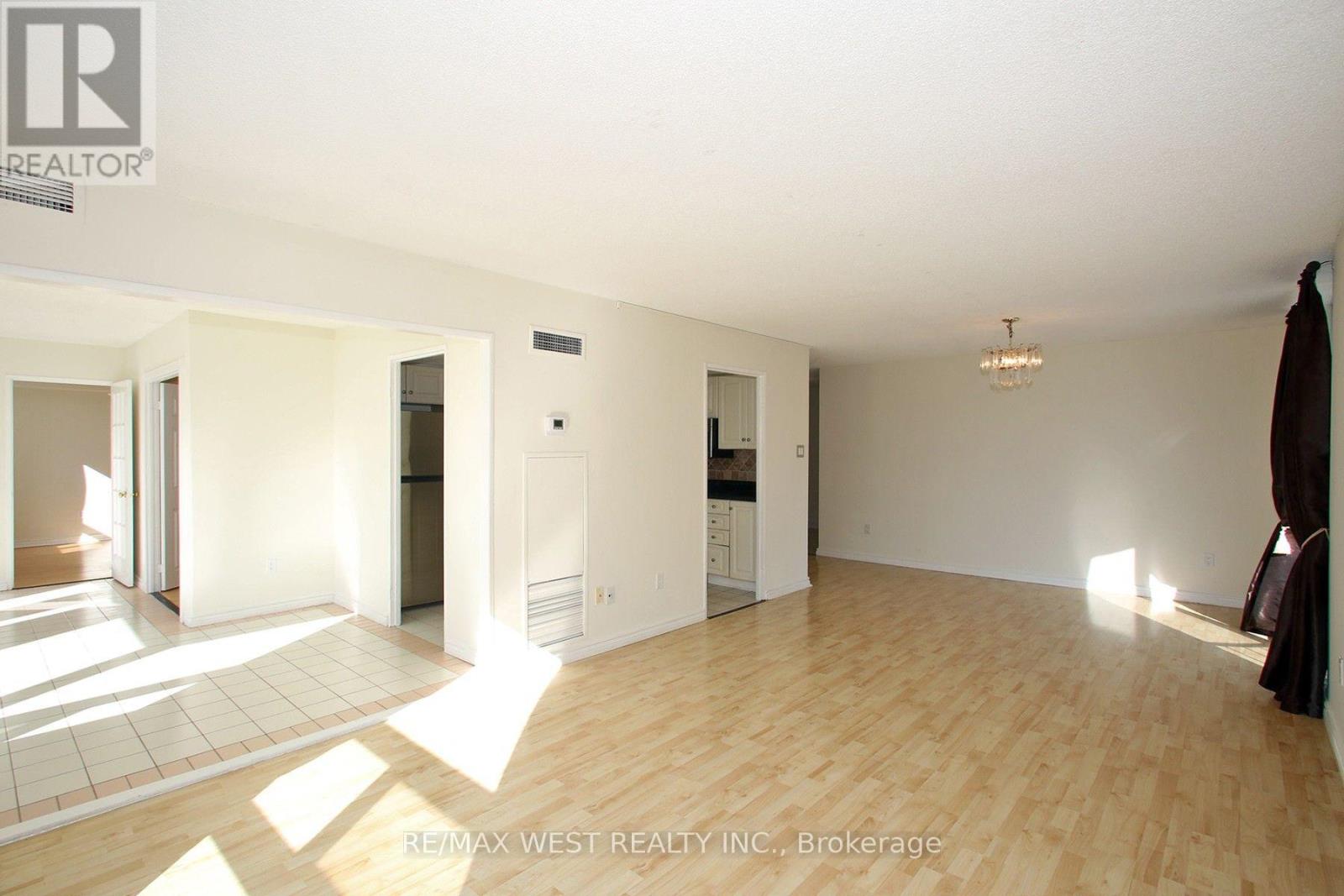 305 - 40 Harding Boulevard W, Richmond Hill, Ontario  L4C 9S5 - Photo 9 - N13836534