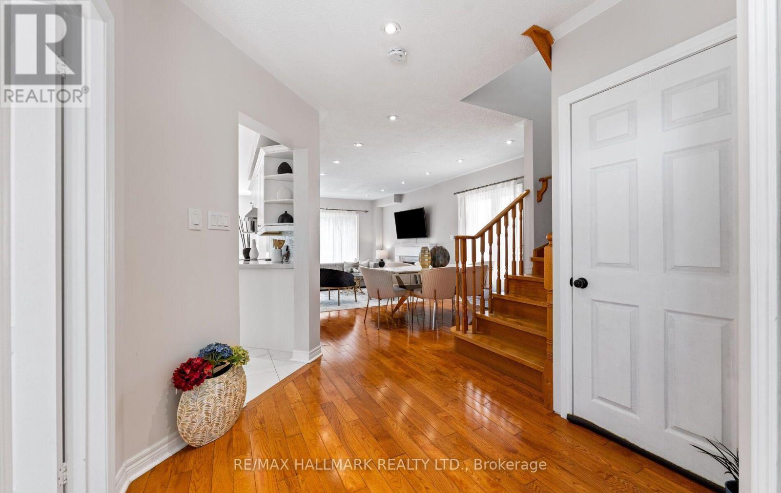 17 Rushingbrook Drive, Richmond Hill, Ontario  L4S 1W6 - Photo 6 - N13836626