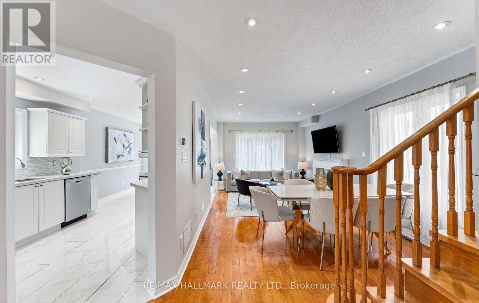 17 Rushingbrook Drive, Richmond Hill, Ontario  L4S 1W6 - Photo 7 - N13836626