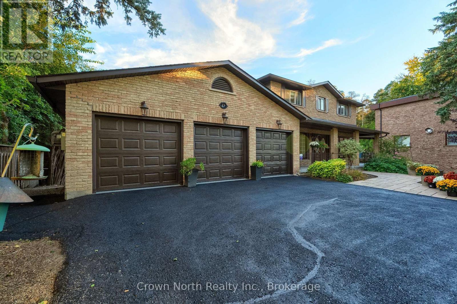 17 Black Willow Court, Richmond Hill, Ontario  L4E 2M7 - Photo 7 - N13836712