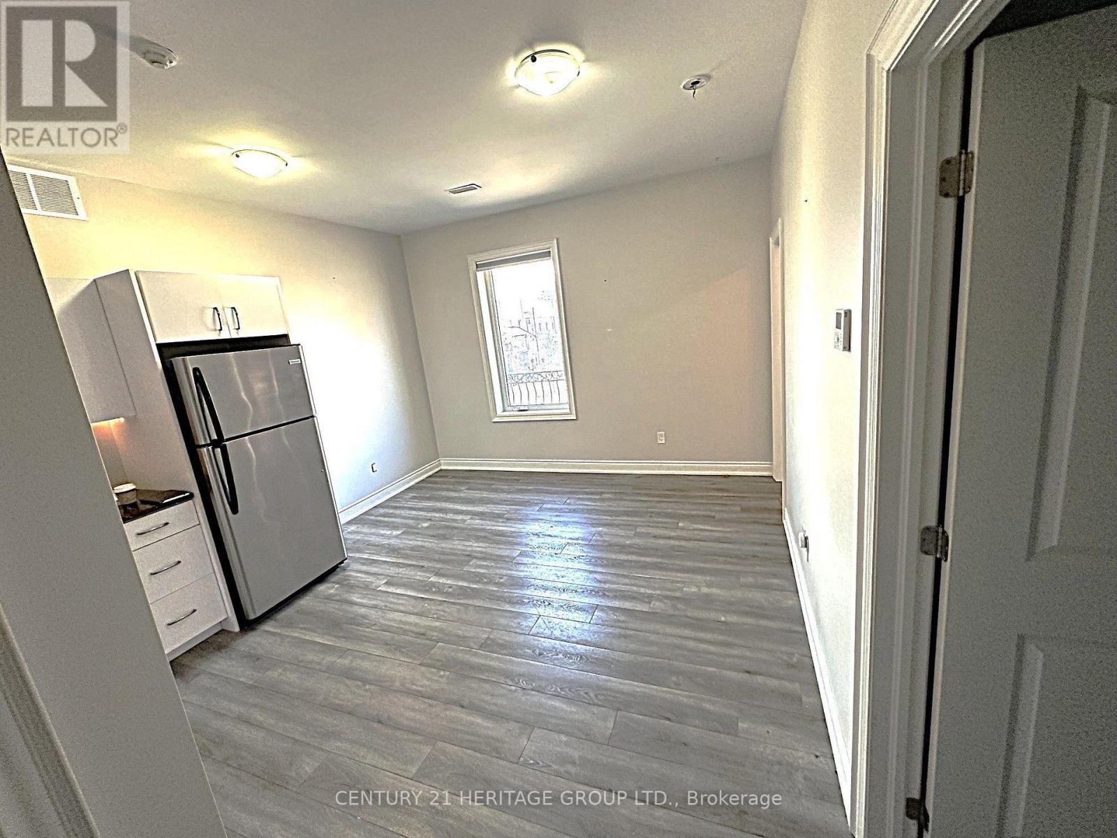 203 - 130 Dunlop Street, Barrie, Ontario  L4M 1B1 - Photo 4 - S13836620