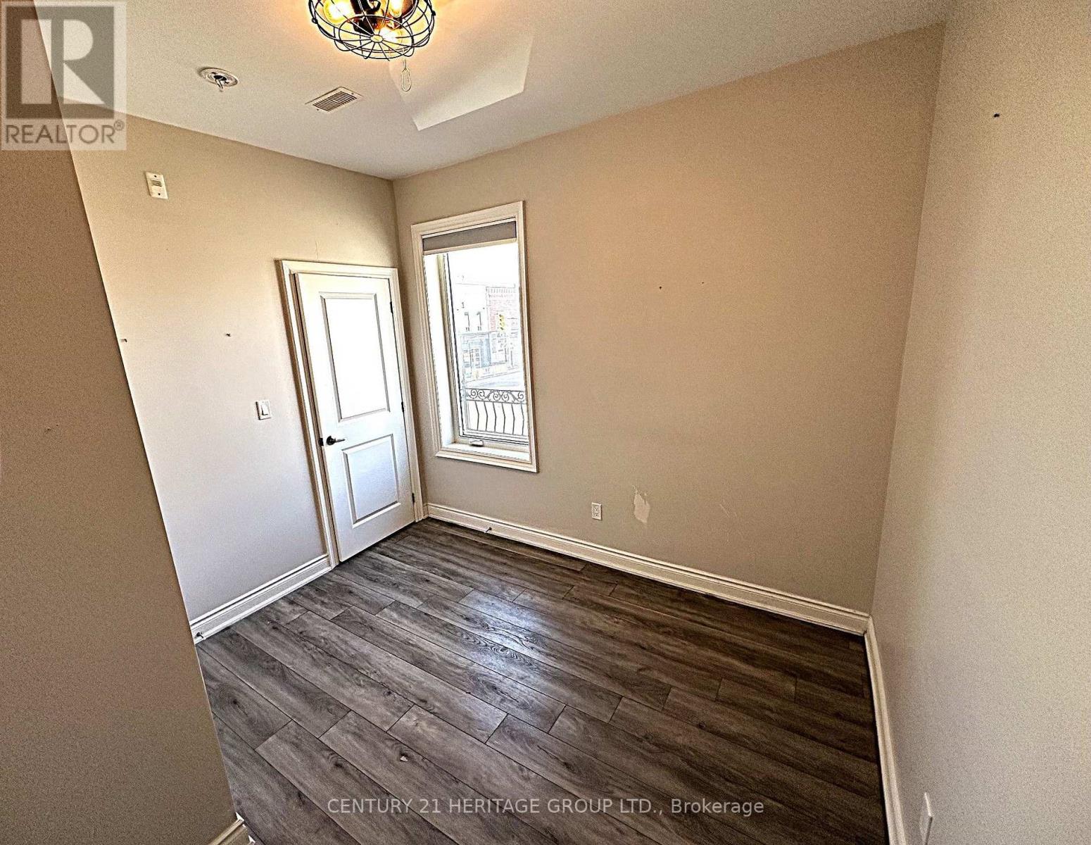 203 - 130 Dunlop Street, Barrie, Ontario  L4M 1B1 - Photo 7 - S13836620