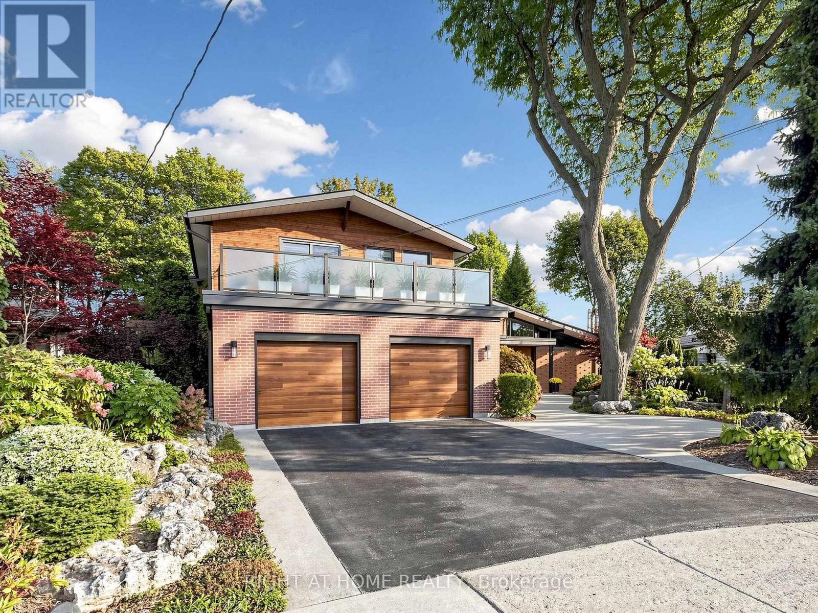 4 GROVETREE ROAD, Toronto, Ontario
