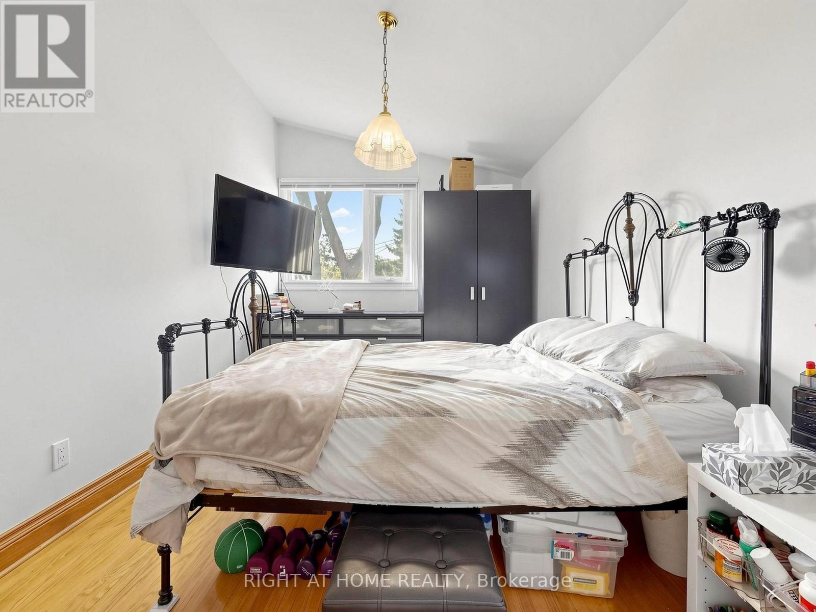 4 Grovetree Road, Toronto, Ontario  M9V 2Y2 - Photo 12 - W13836574
