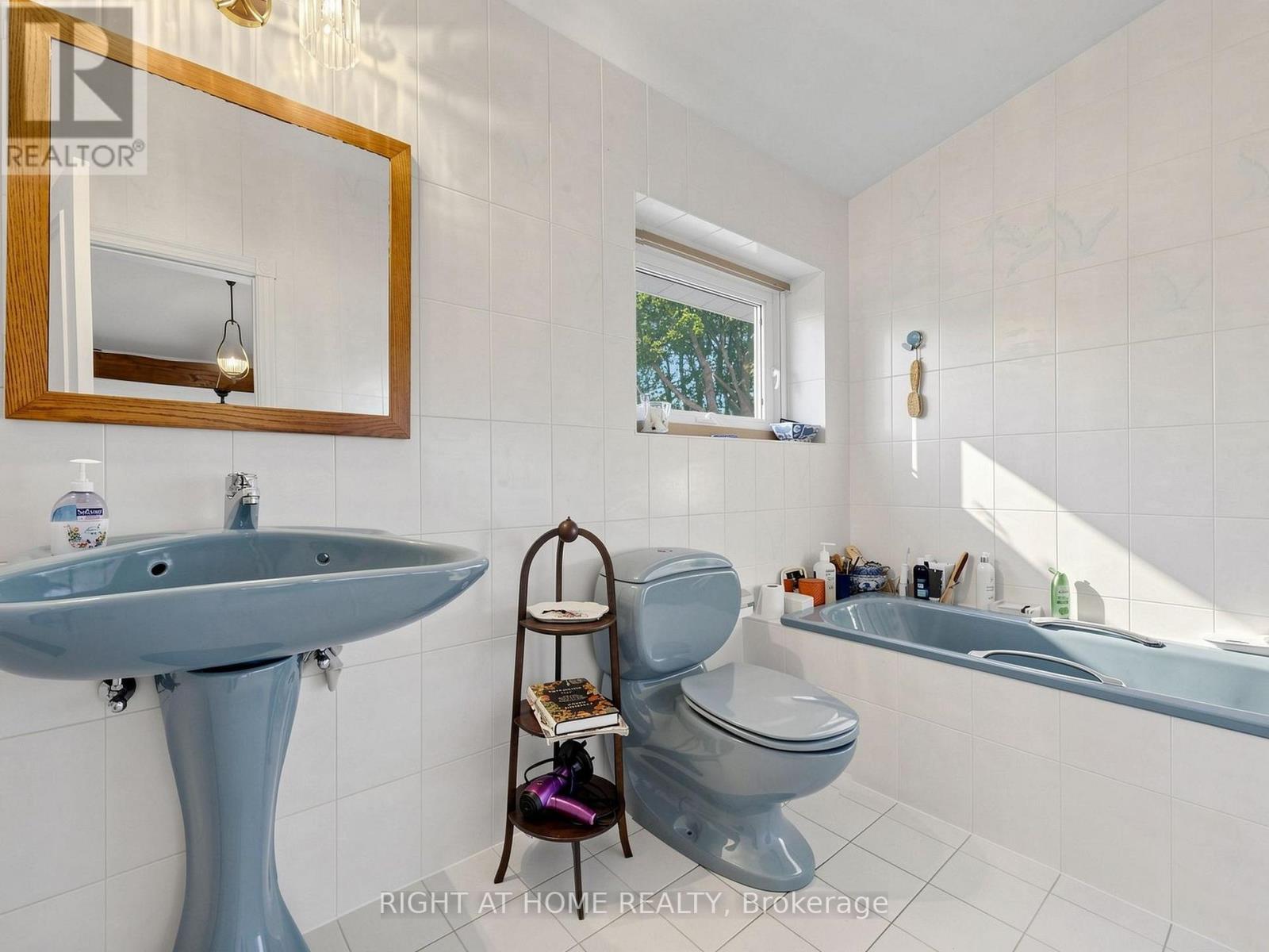 4 Grovetree Road, Toronto, Ontario  M9V 2Y2 - Photo 14 - W13836574