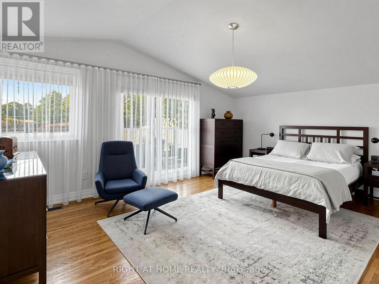 4 Grovetree Road, Toronto, Ontario  M9V 2Y2 - Photo 17 - W13836574