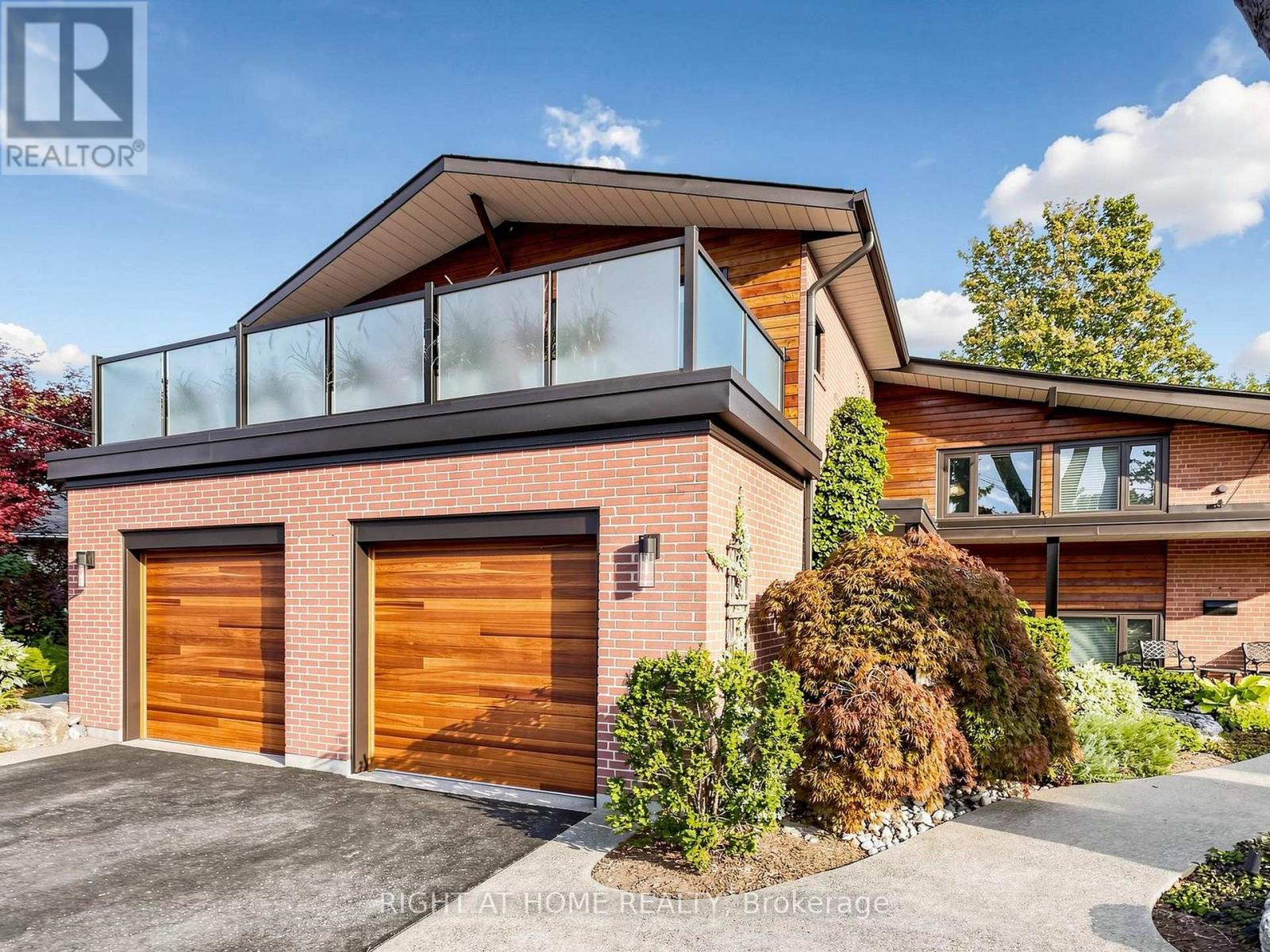 4 Grovetree Road, Toronto, Ontario  M9V 2Y2 - Photo 2 - W13836574