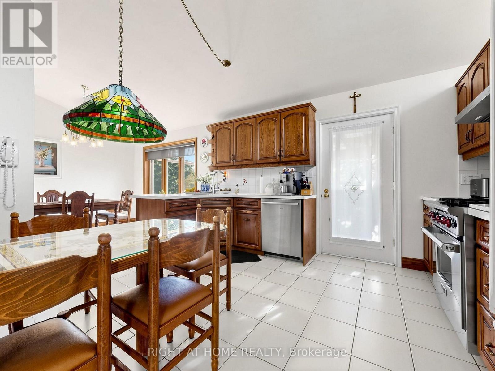 4 Grovetree Road, Toronto, Ontario  M9V 2Y2 - Photo 25 - W13836574