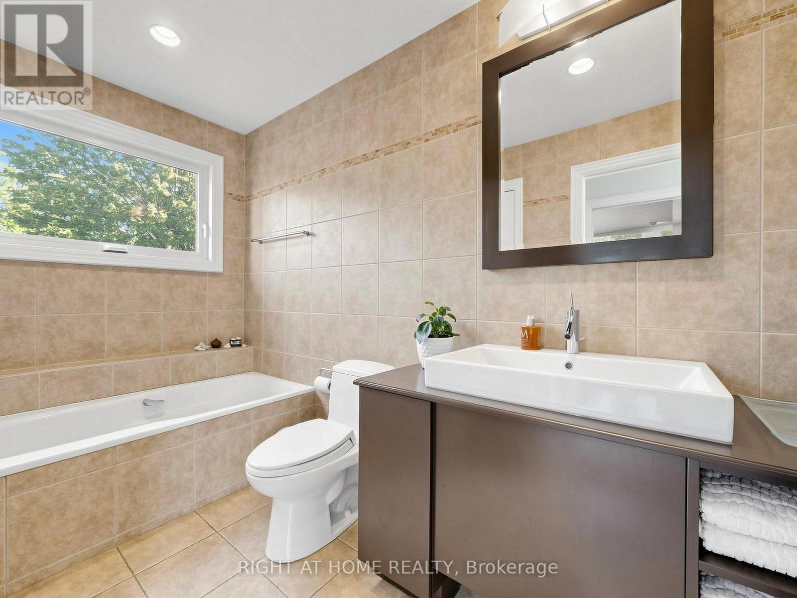 4 Grovetree Road, Toronto, Ontario  M9V 2Y2 - Photo 30 - W13836574