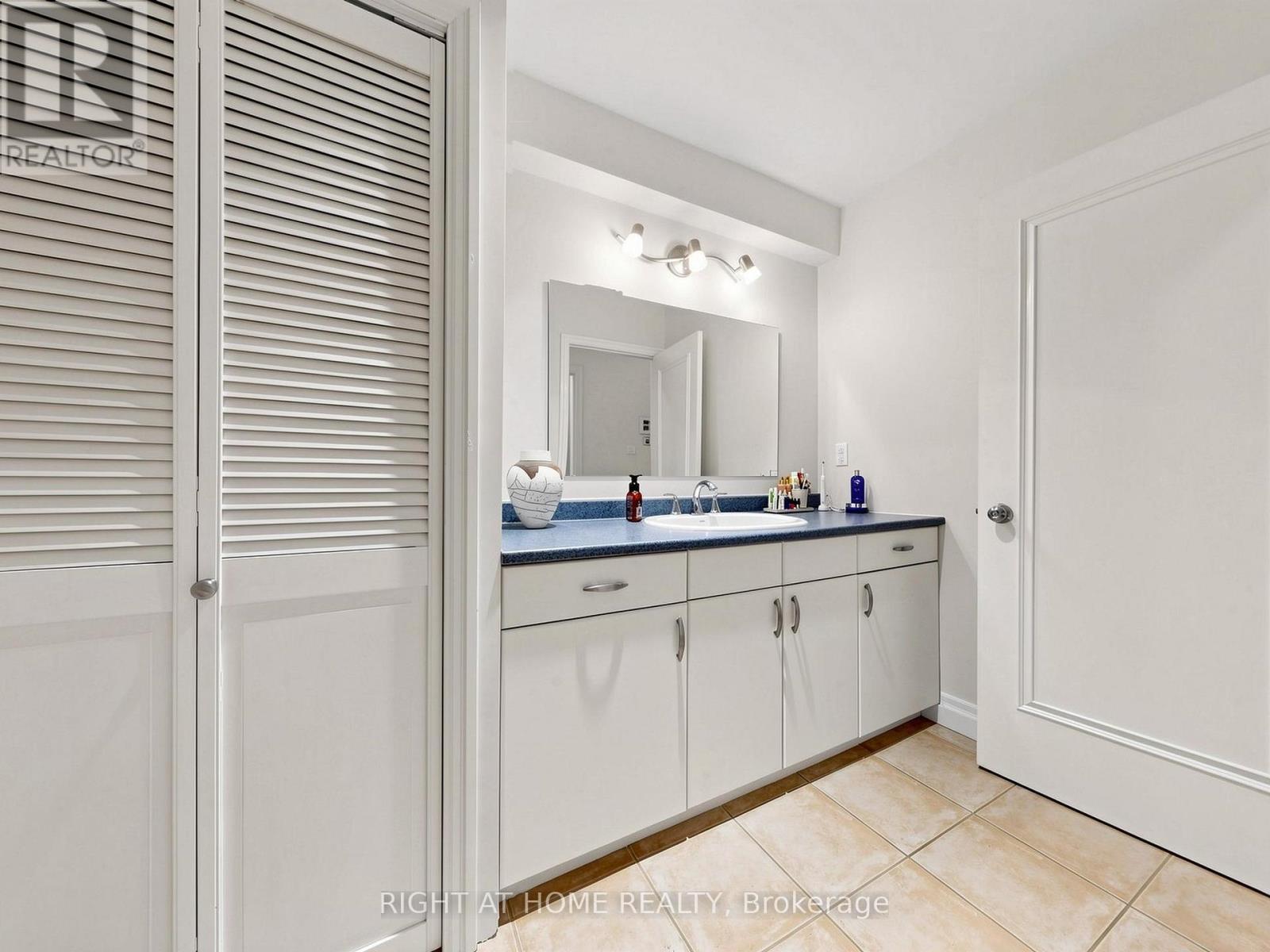4 Grovetree Road, Toronto, Ontario  M9V 2Y2 - Photo 40 - W13836574