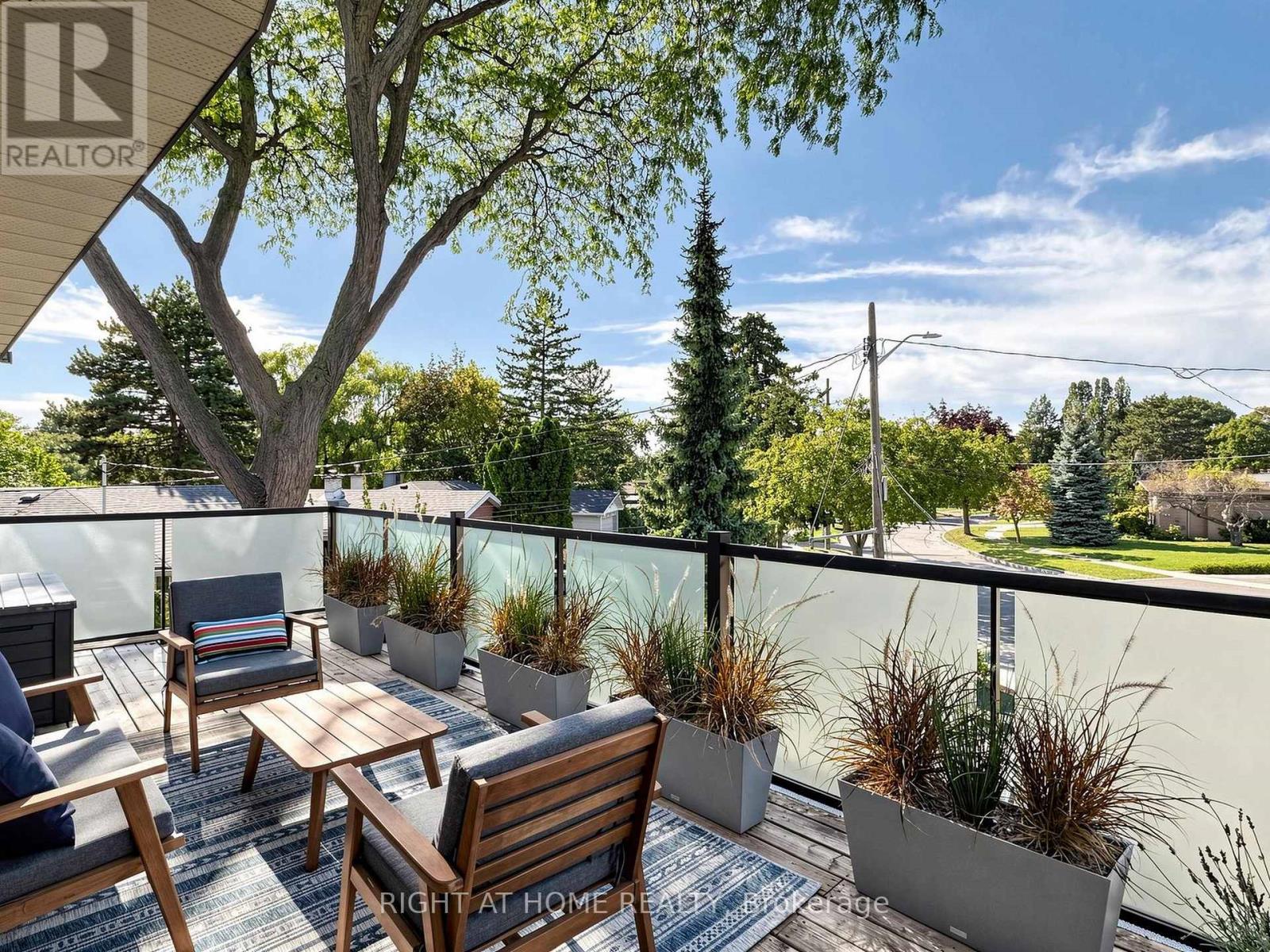 4 Grovetree Road, Toronto, Ontario  M9V 2Y2 - Photo 8 - W13836574