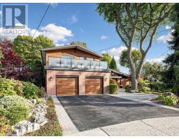 4 GROVETREE ROAD, Toronto, Ontario