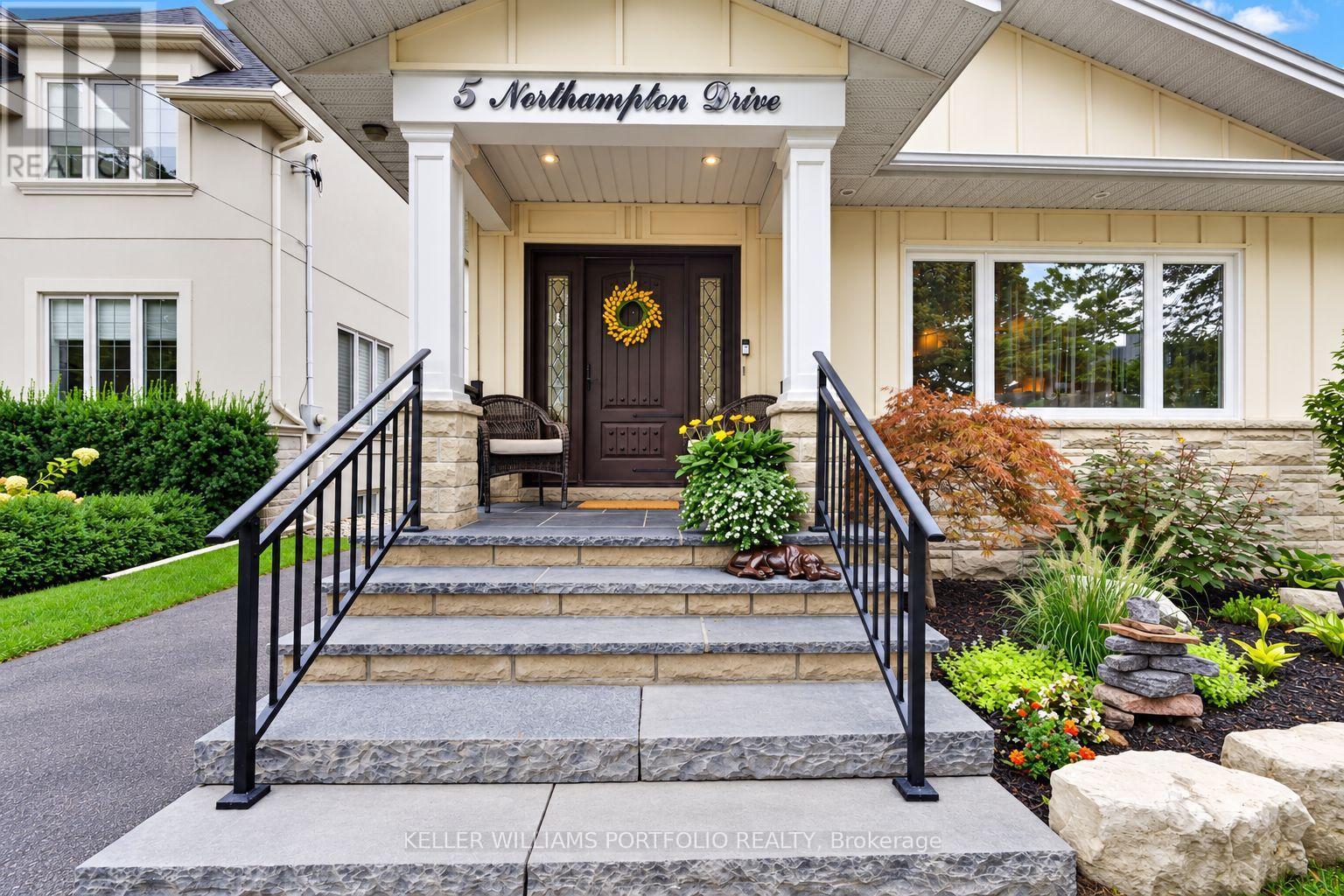 5 Northampton Drive, Toronto, Ontario  M9B 4S5 - Photo 48 - W13836584