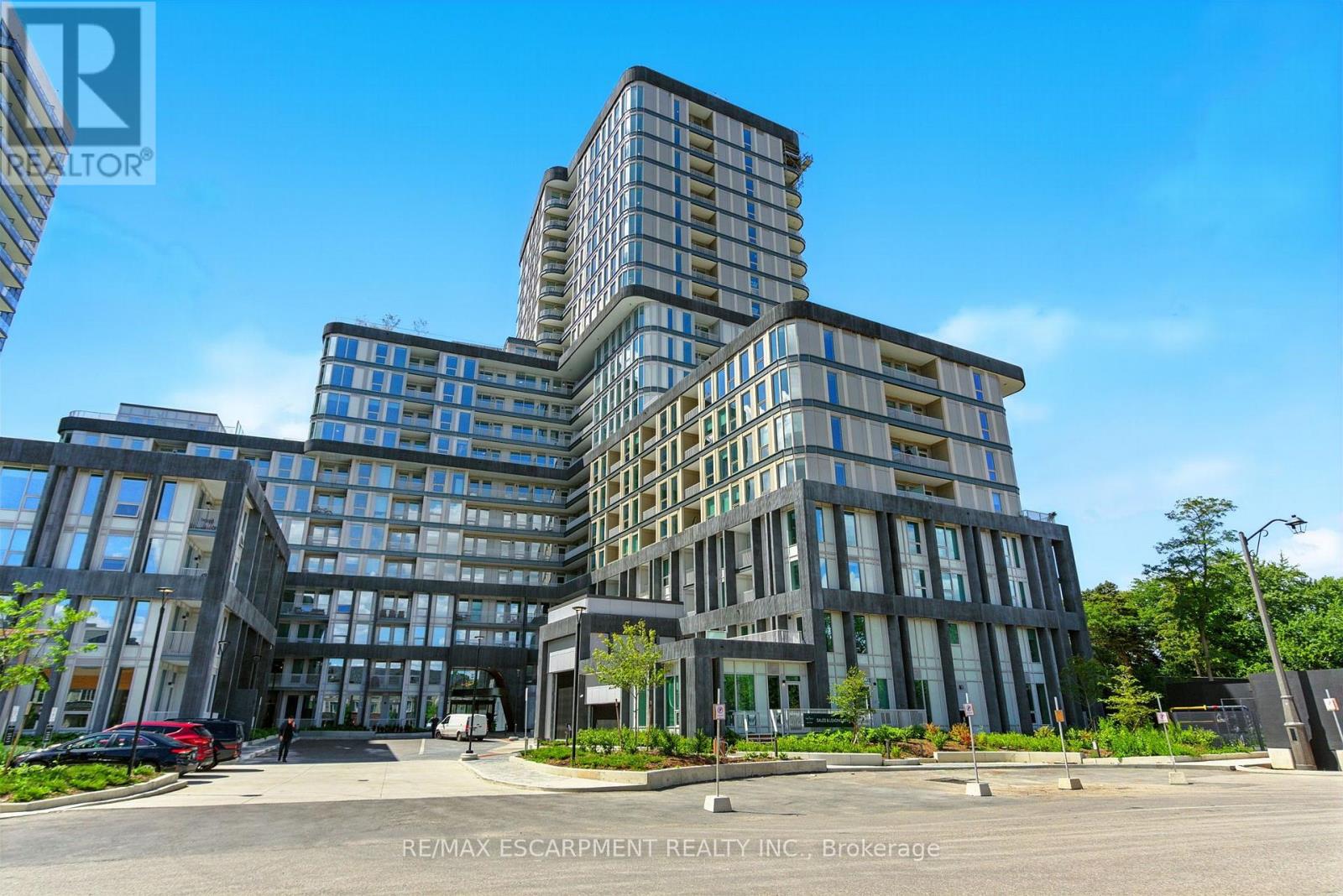 820 - 3240 WILLIAM COLTSON AVENUE, Oakville, Ontario
