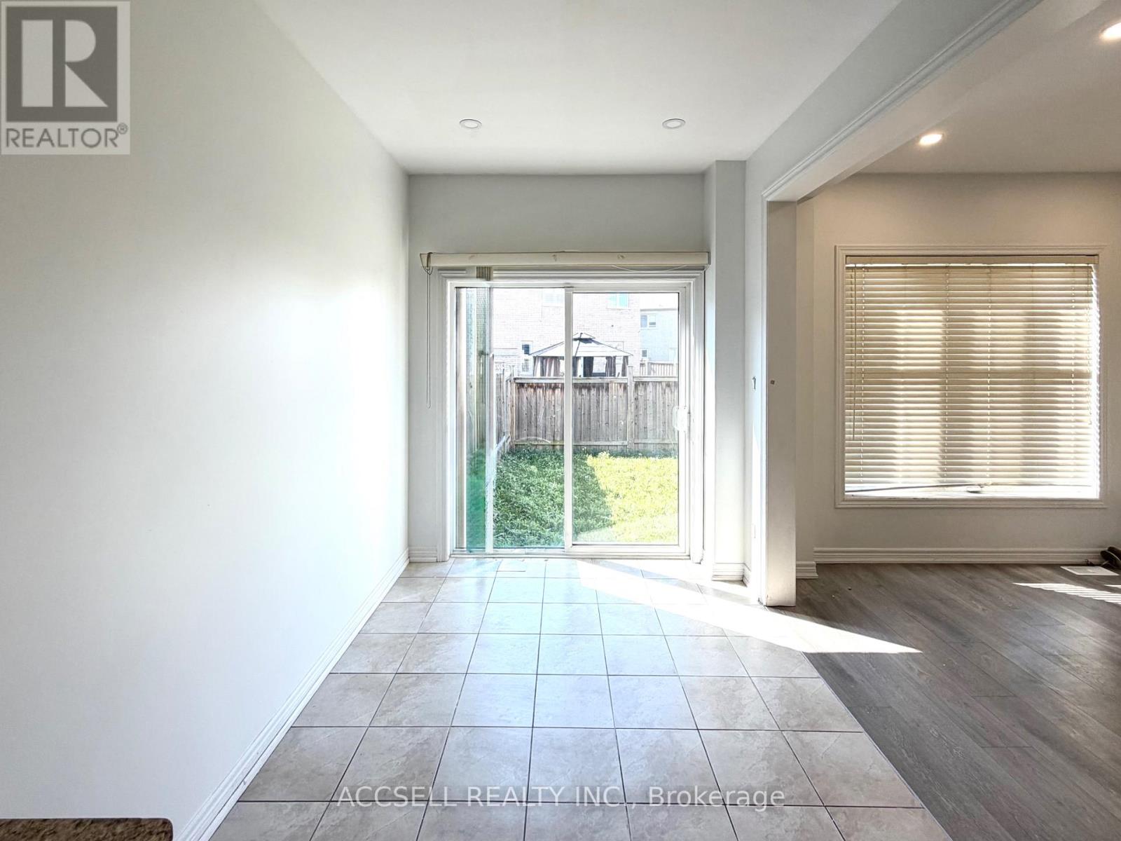 43 Banbridge Crescent, Brampton, Ontario  L6X 5M1 - Photo 10 - W13836752