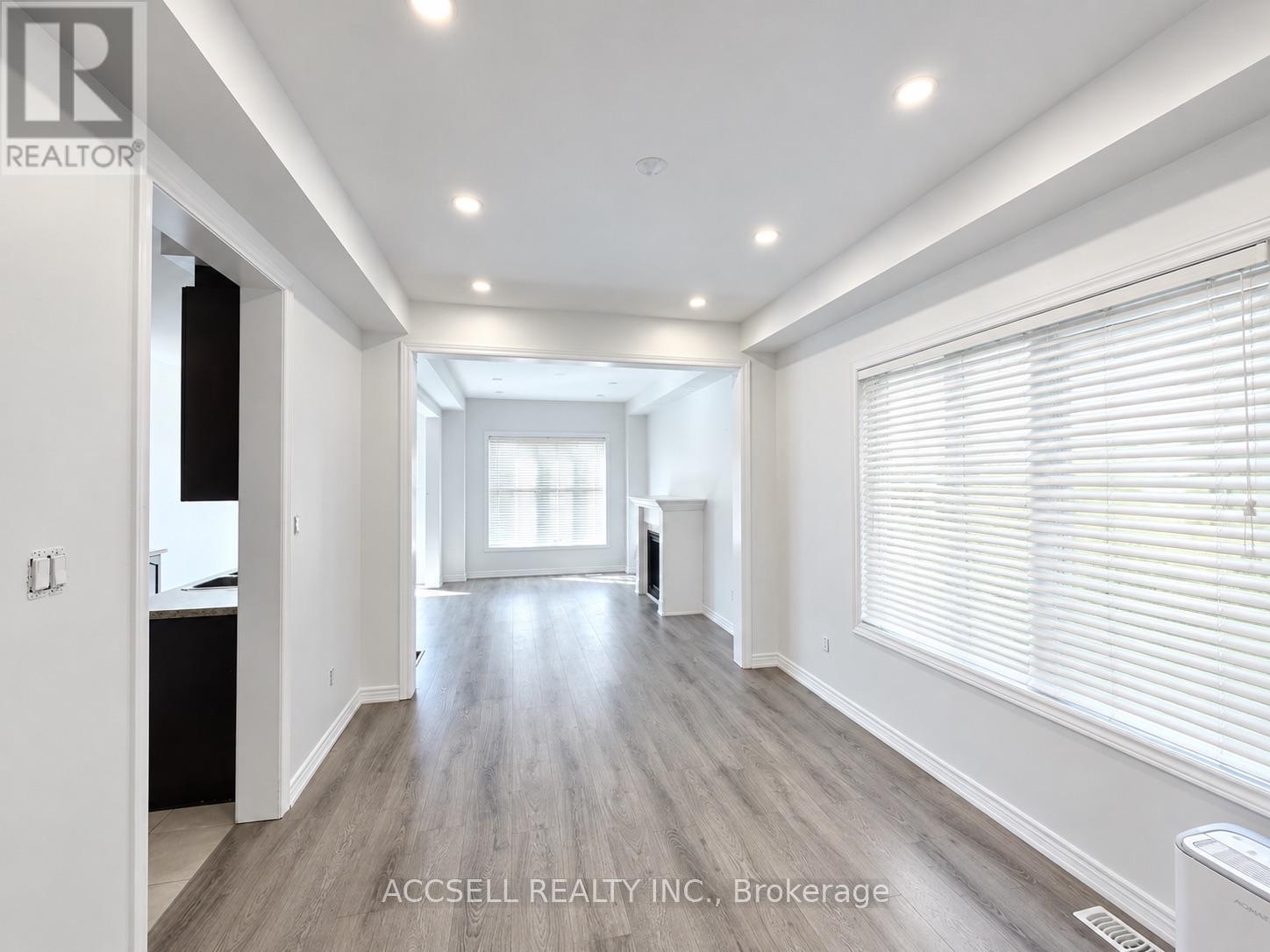 43 Banbridge Crescent, Brampton, Ontario  L6X 5M1 - Photo 7 - W13836752