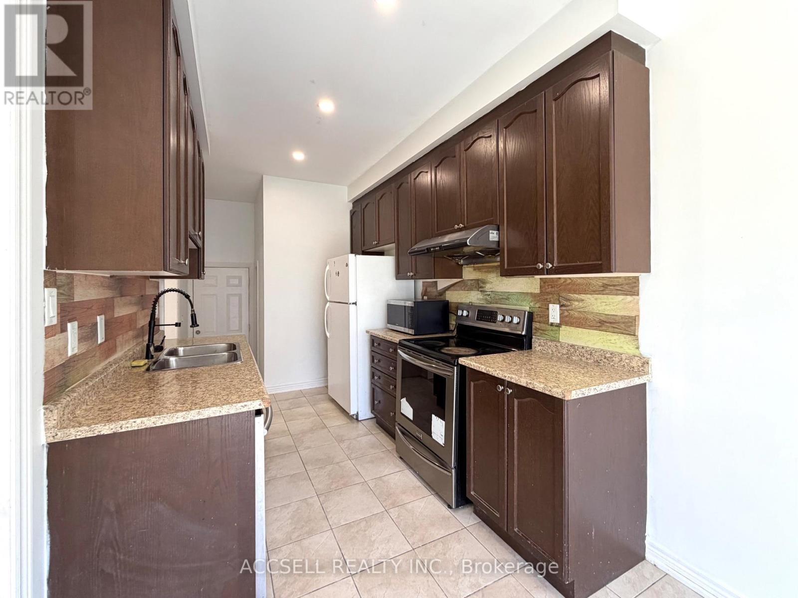 43 Banbridge Crescent, Brampton, Ontario  L6X 5M1 - Photo 8 - W13836752
