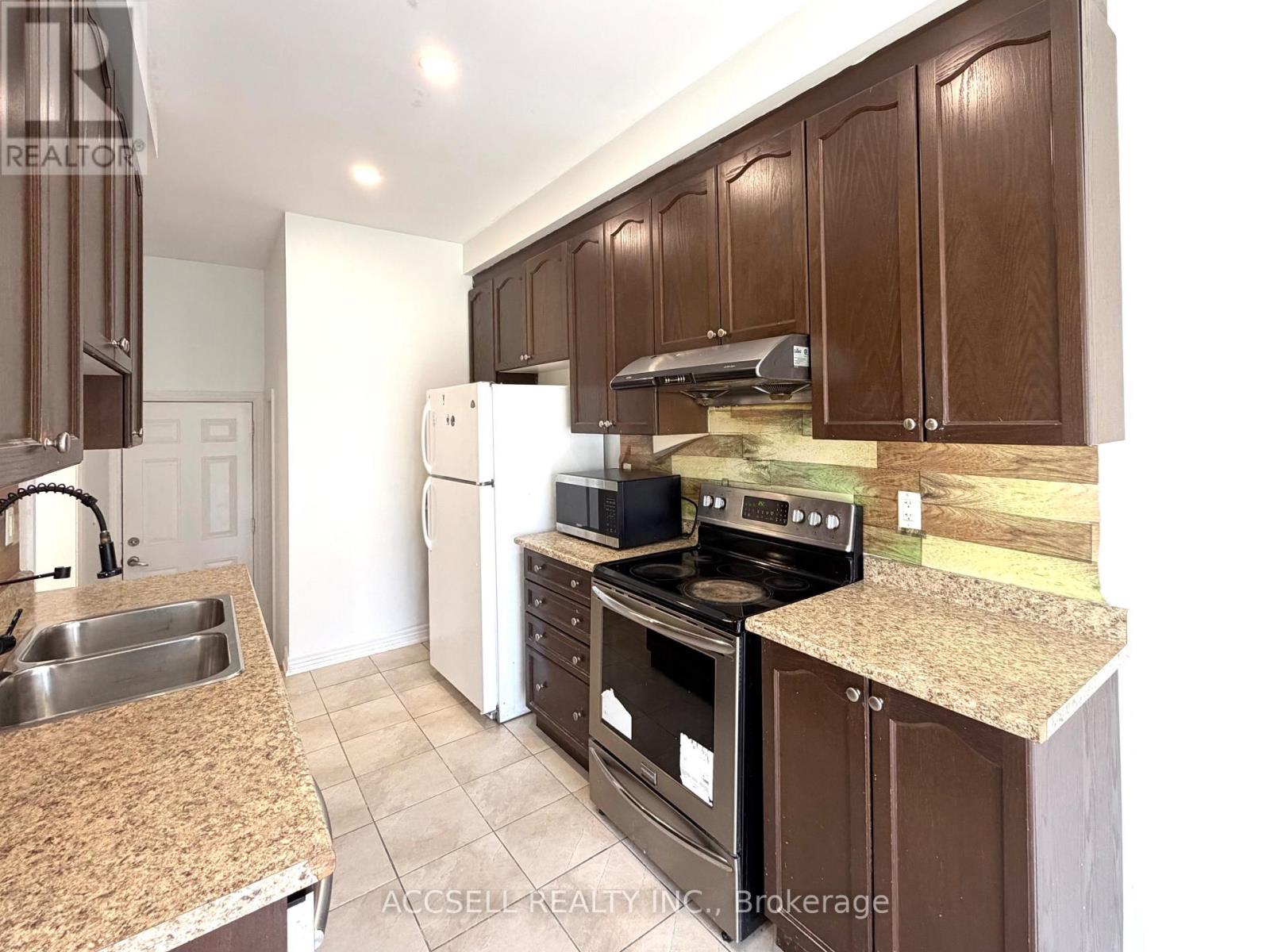 43 Banbridge Crescent, Brampton, Ontario  L6X 5M1 - Photo 9 - W13836752