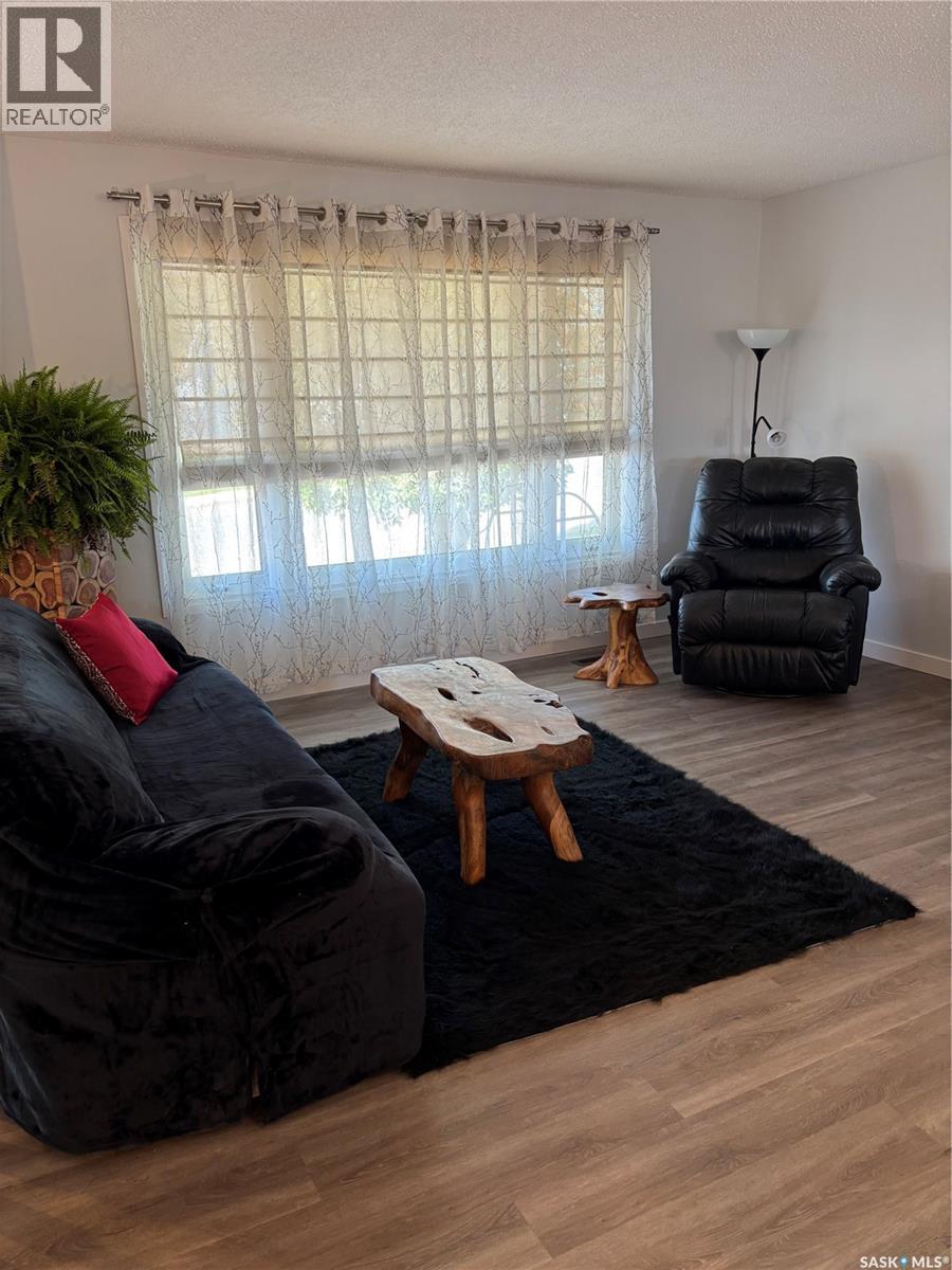 825 7th Avenue Nw, Moose Jaw, Saskatchewan  S6H 4C1 - Photo 8 - SK049771