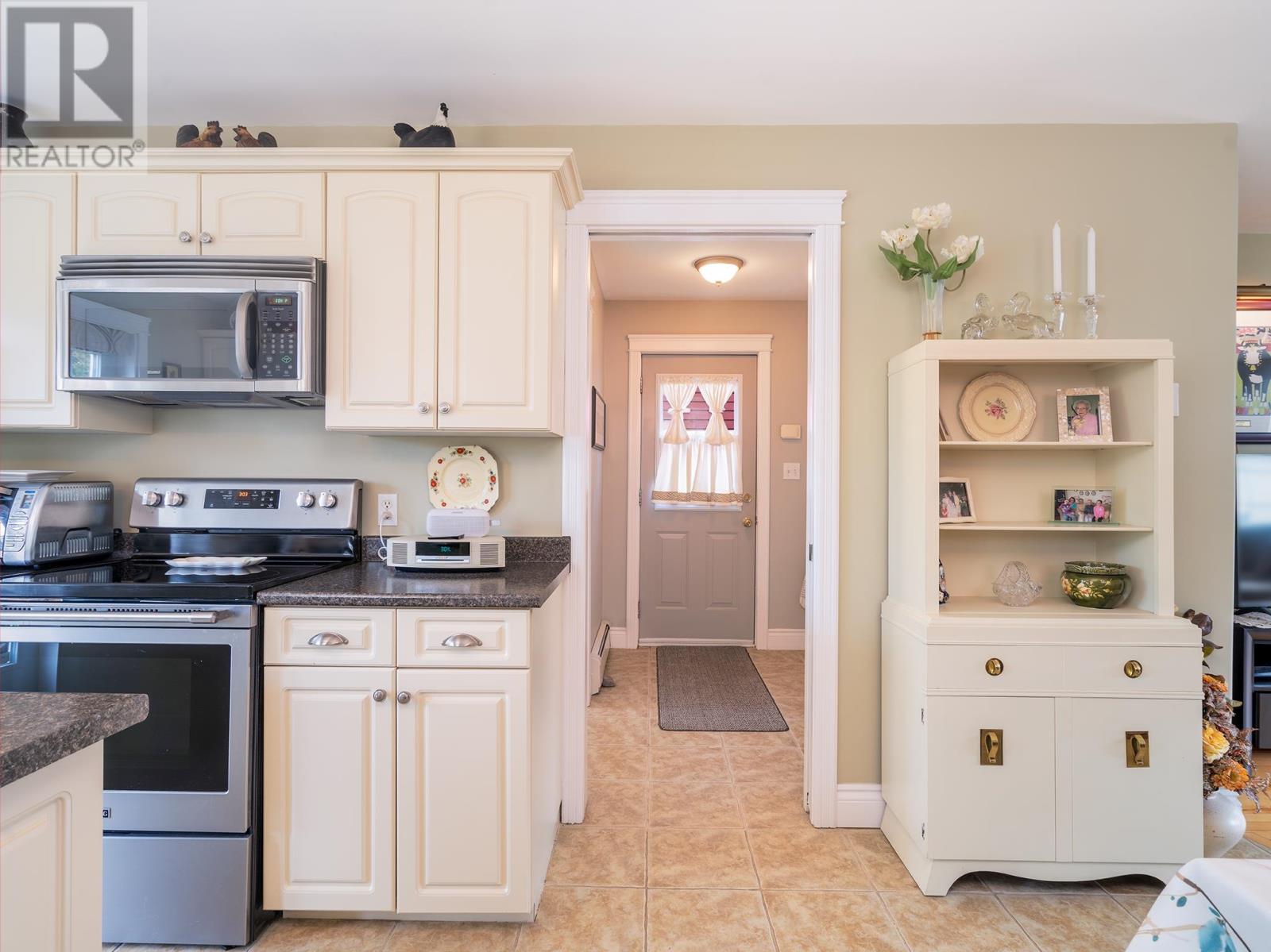 16 Esher Street, Charlottetown, Prince Edward Island  C1A 5G4 - Photo 7 - 202624320