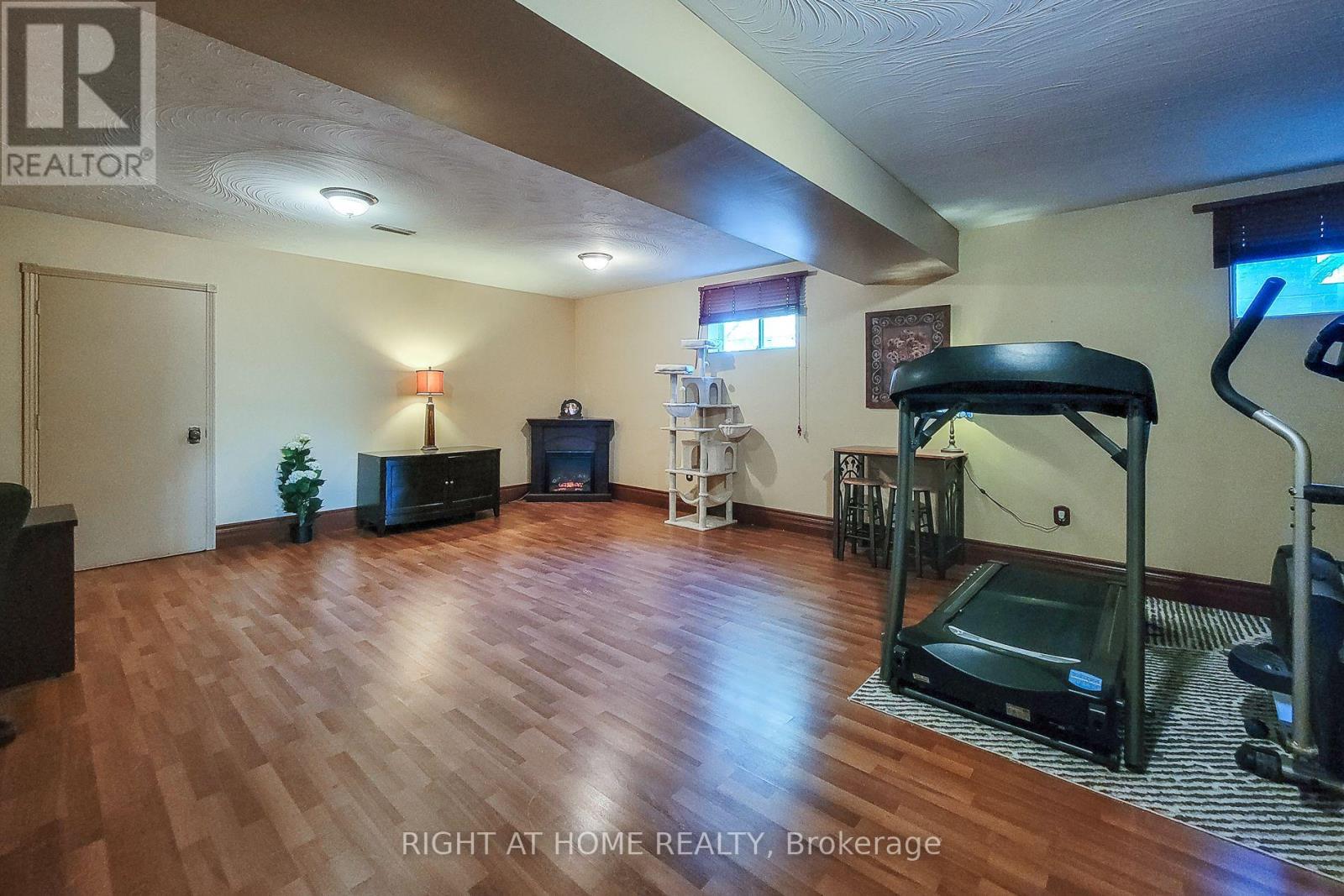 8 Hunter Road, Grimsby, Ontario  L3M 4A4 - Photo 24 - X13836550