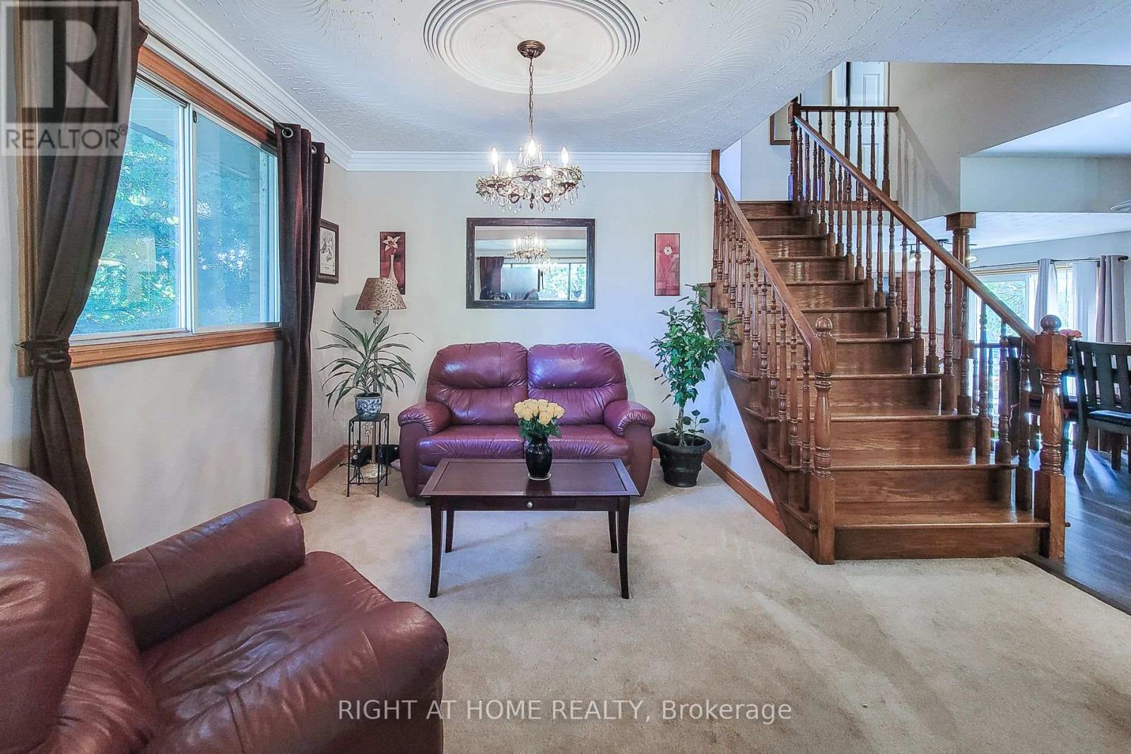 8 Hunter Road, Grimsby, Ontario  L3M 4A4 - Photo 7 - X13836550