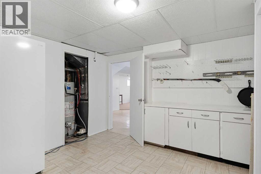 210 3 Avenue, Paradise Hill, Saskatchewan  S0M 2G0 - Photo 41 - A2348598