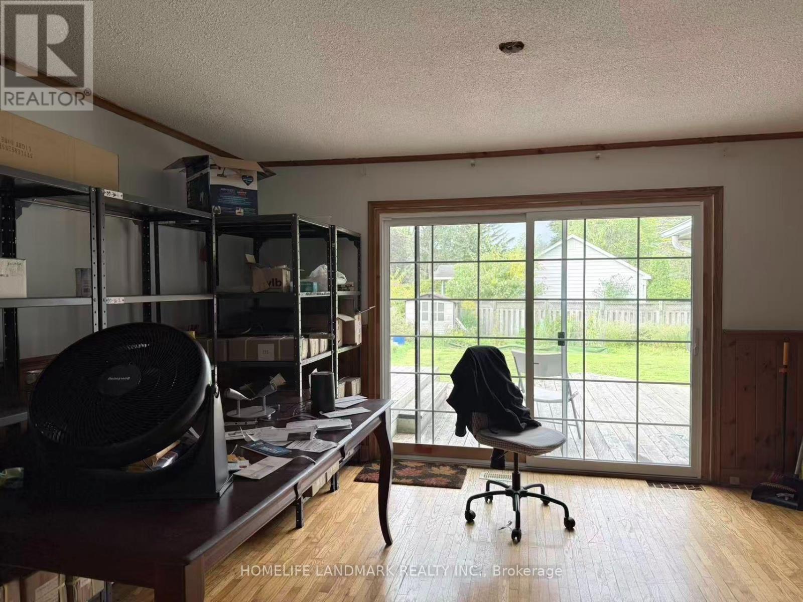 310 The Queensway South, Georgina, Ontario  L4P 2B7 - Photo 4 - N13823798