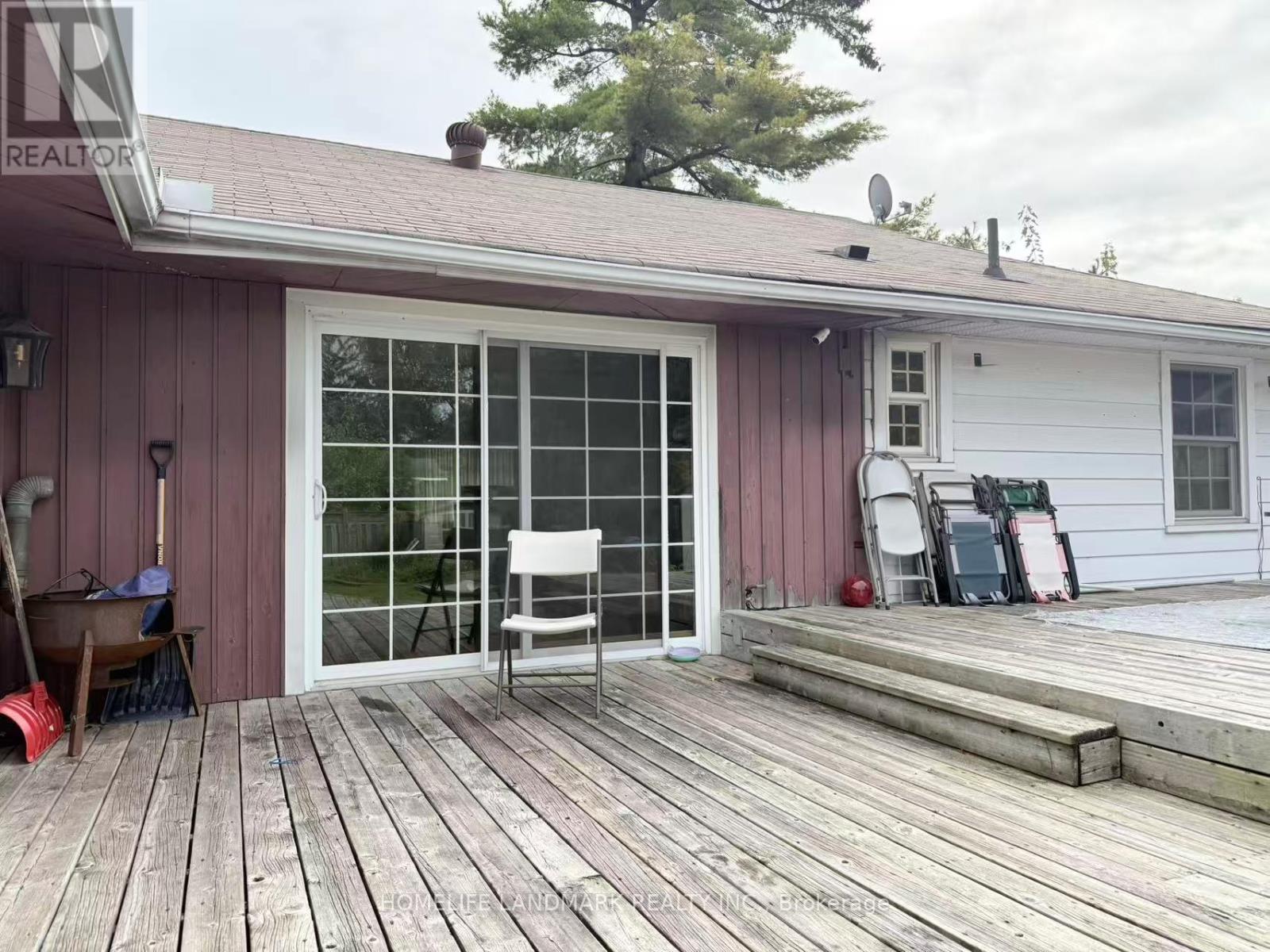 310 The Queensway South, Georgina, Ontario  L4P 2B7 - Photo 11 - N13823798