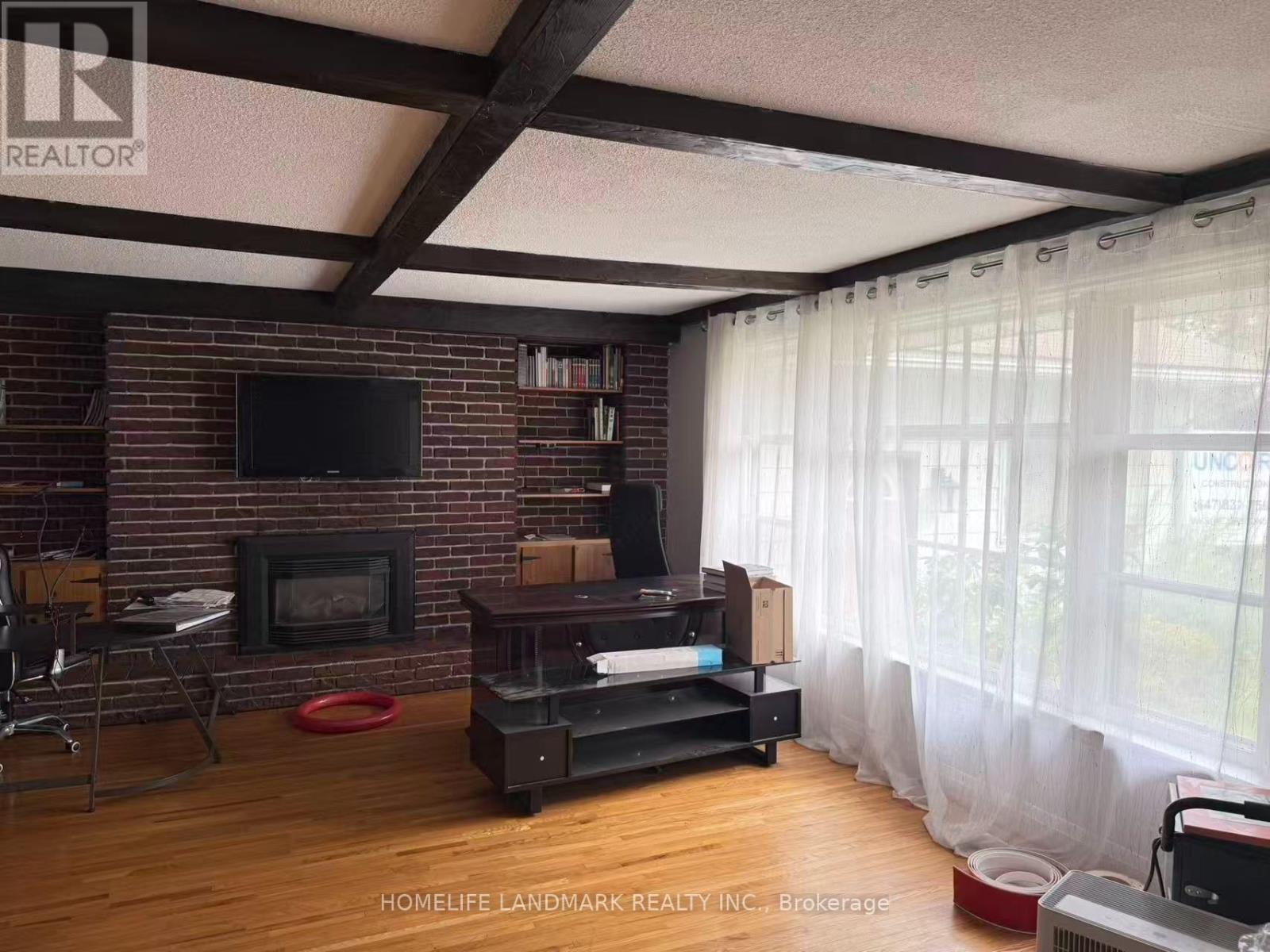 310 The Queensway South, Georgina, Ontario  L4P 2B7 - Photo 3 - N13823798
