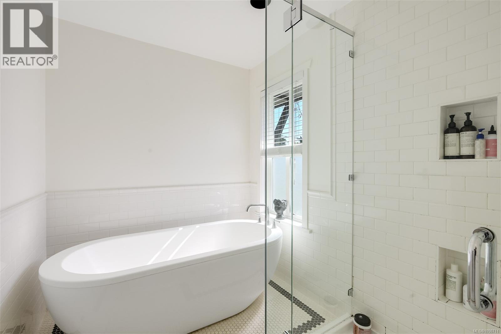 1150 Oxford St, Victoria, British Columbia  V8V 2V3 - Photo 50 - 1050711