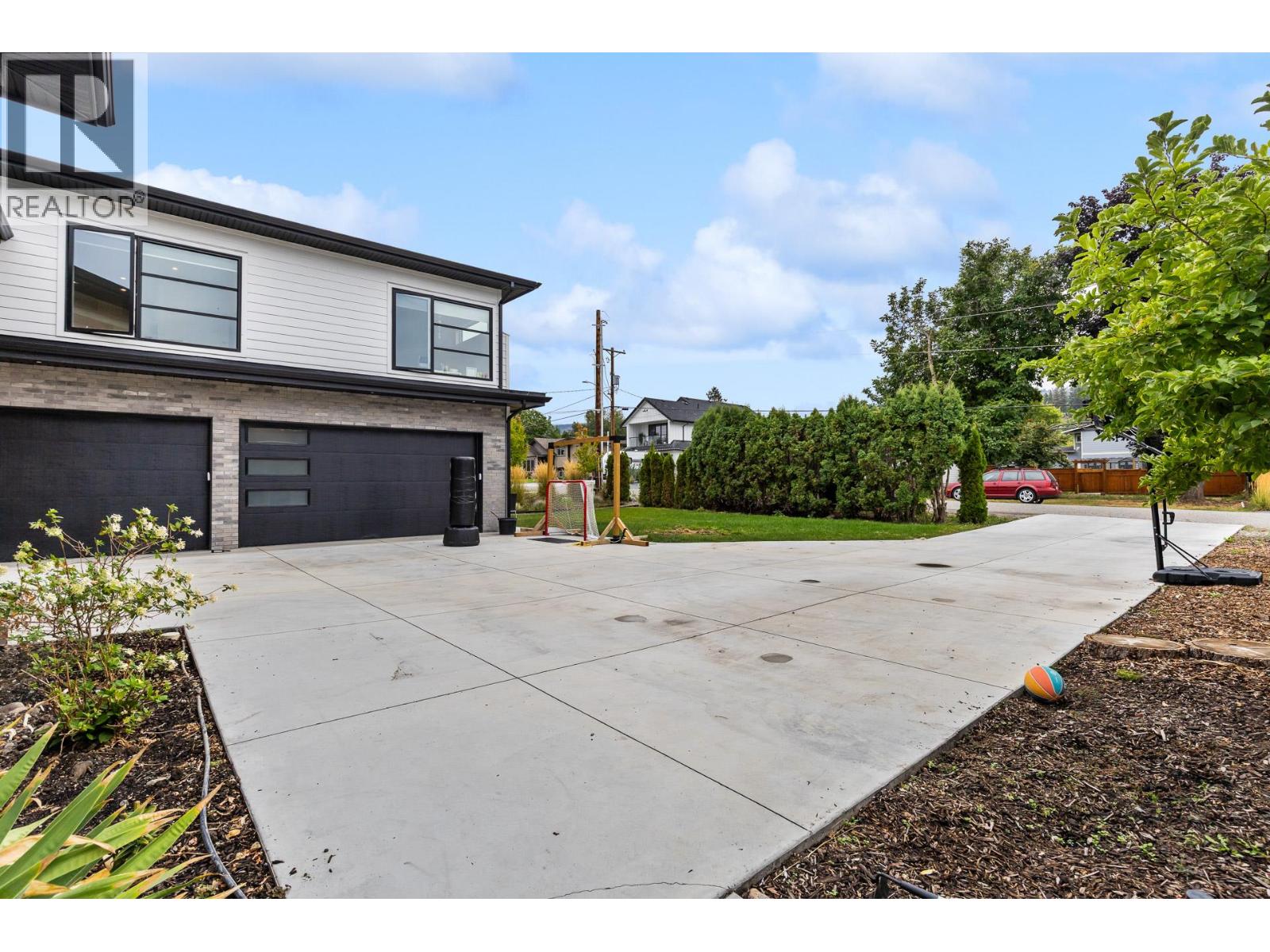 624 Bonjou Road, Kelowna, British Columbia  V1W 1M5 - Photo 49 - 10401859