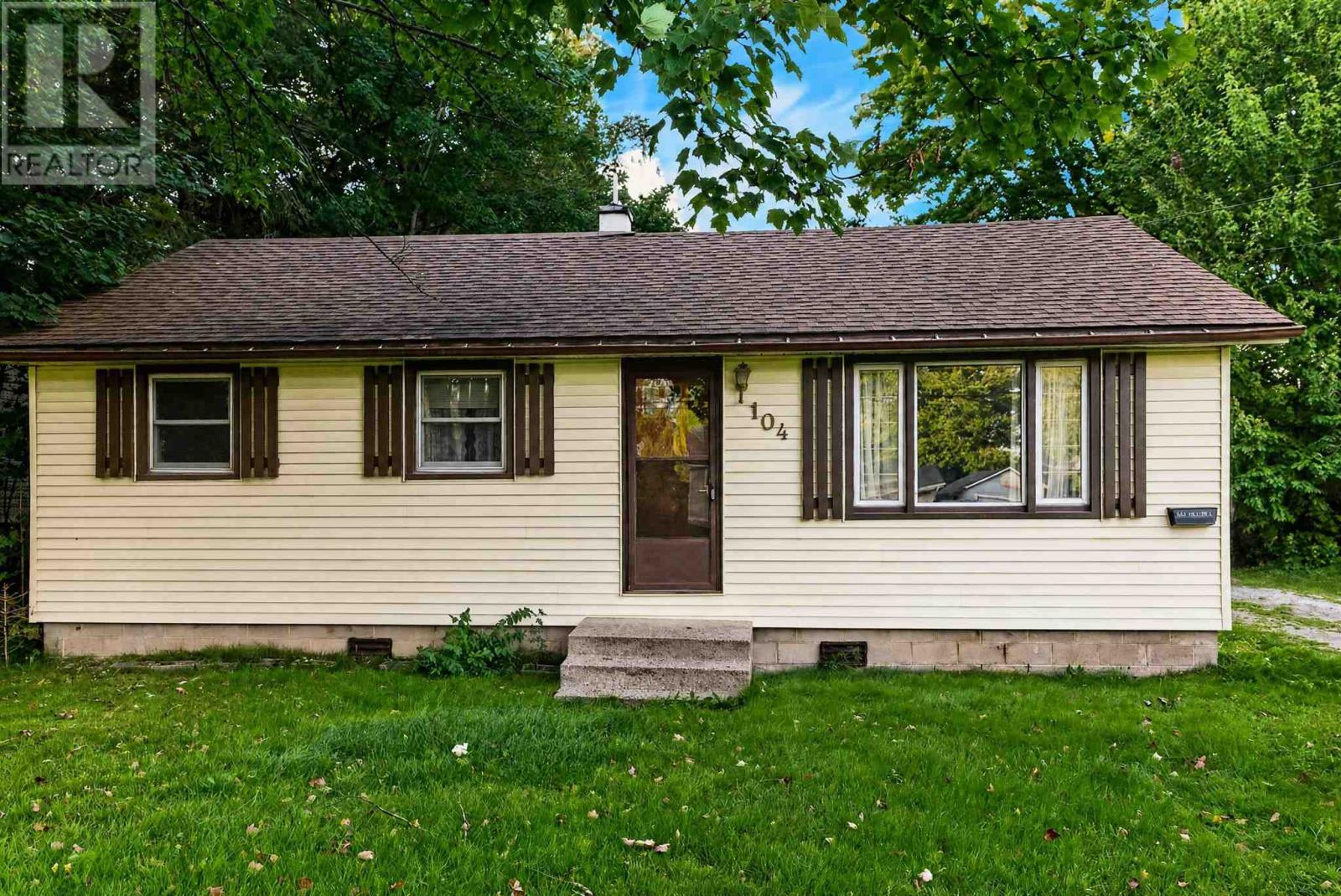 104 Eastern Ave, Sault Ste. Marie, Ontario  P6A 4R2 - Photo 2 - SM262552