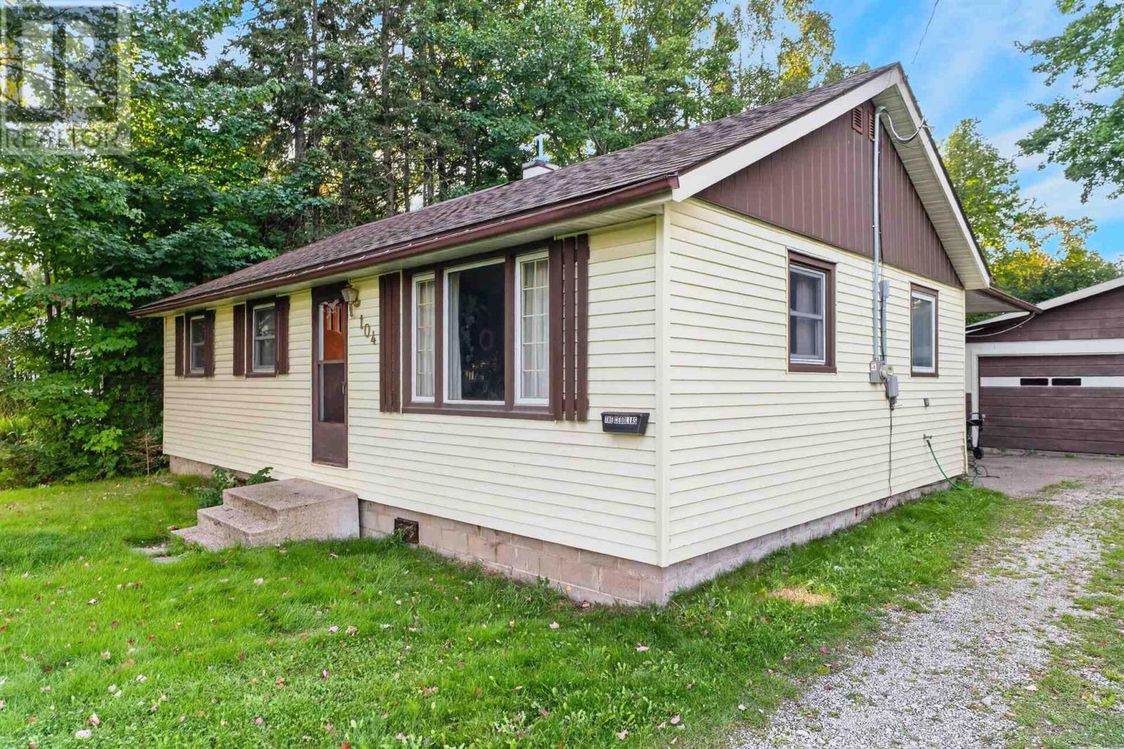 104 Eastern Ave, Sault Ste. Marie, Ontario  P6A 4R2 - Photo 4 - SM262552