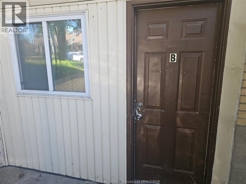 931 Campbell Ave, Windsor, Ontario  N9B 2J4 - Photo 8 - 26021105