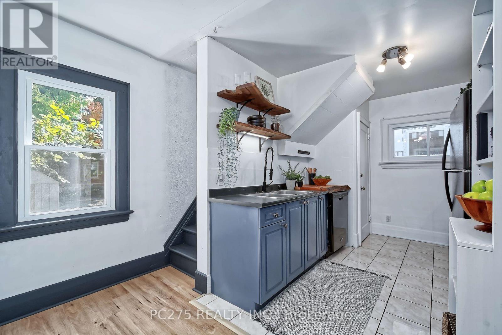 16 Barrington Avenue, London North, Ontario  N6H 1J9 - Photo 11 - X13836814