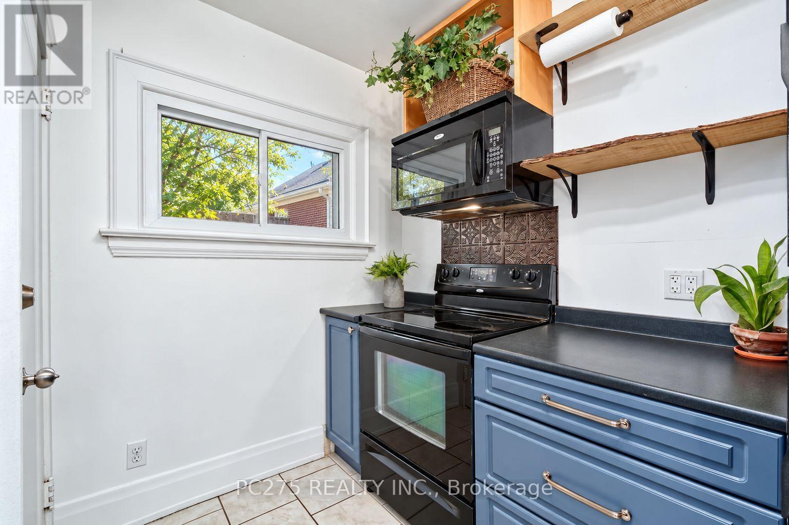 16 Barrington Avenue, London North, Ontario  N6H 1J9 - Photo 13 - X13836814
