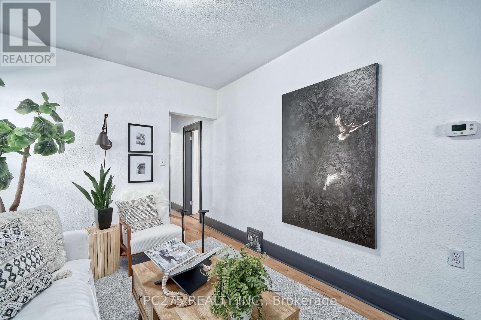 16 Barrington Avenue, London North, Ontario  N6H 1J9 - Photo 6 - X13836814