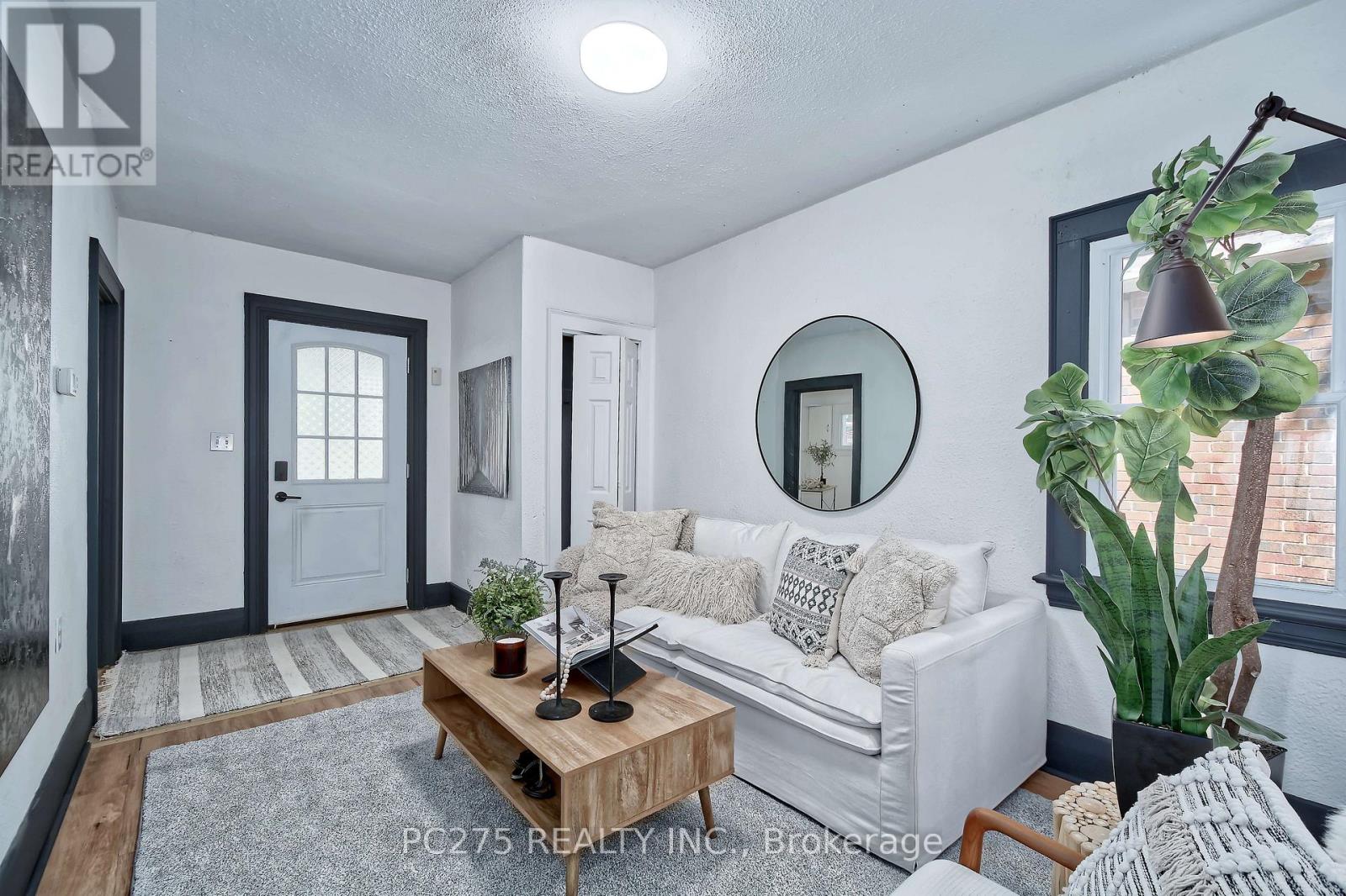 16 Barrington Avenue, London North, Ontario  N6H 1J9 - Photo 8 - X13836814