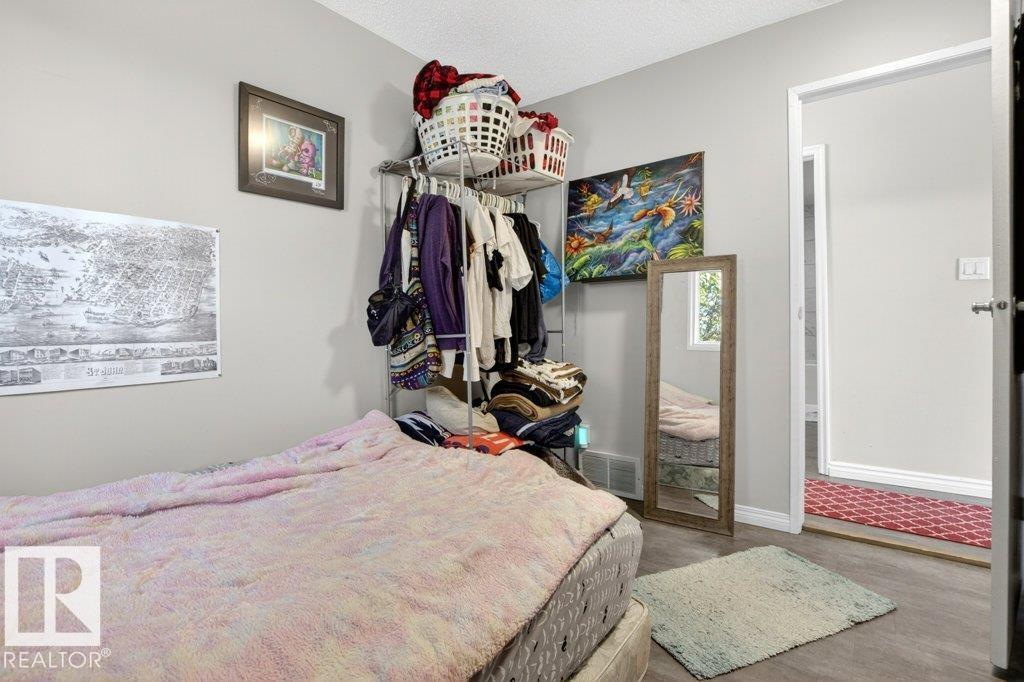 2104 145 AV NW