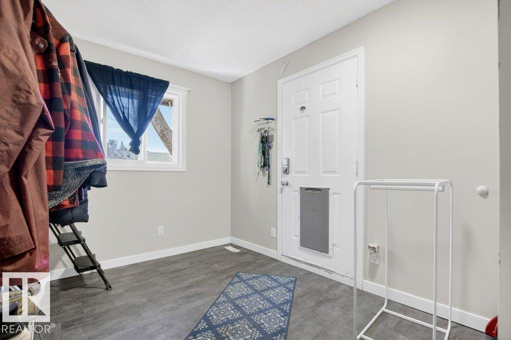 2104 145 AV NW