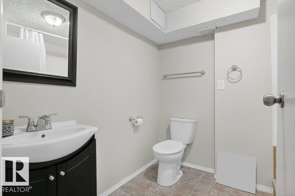 2104 145 AV NW