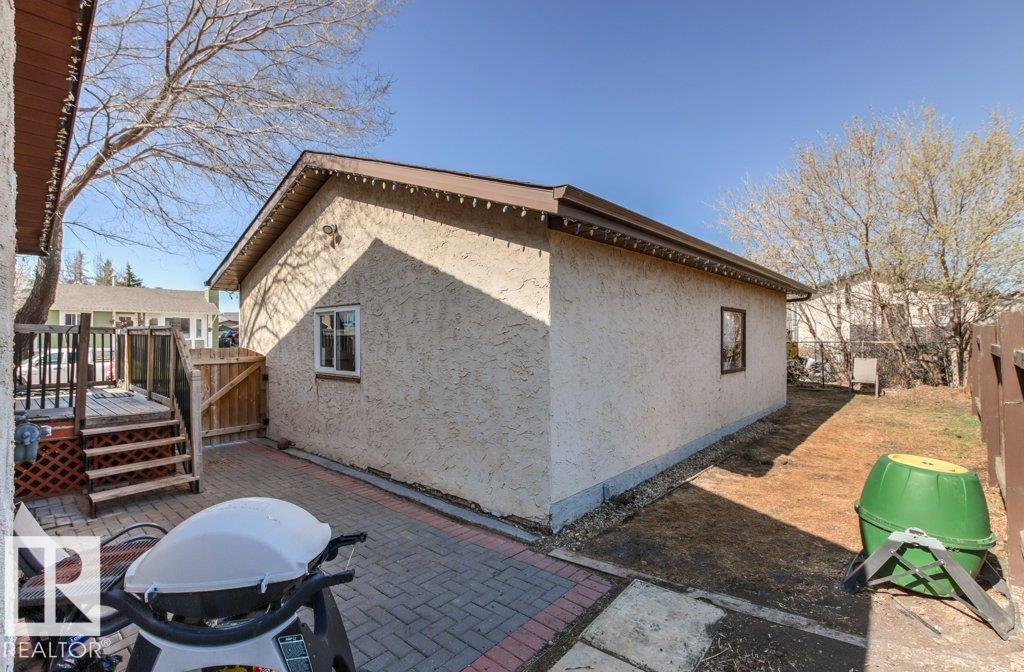 2104 145 AV NW
