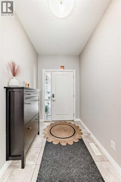 67 Masters Rise Se, Calgary, Alberta  T3M 1V8 - Photo 3 - A2347652