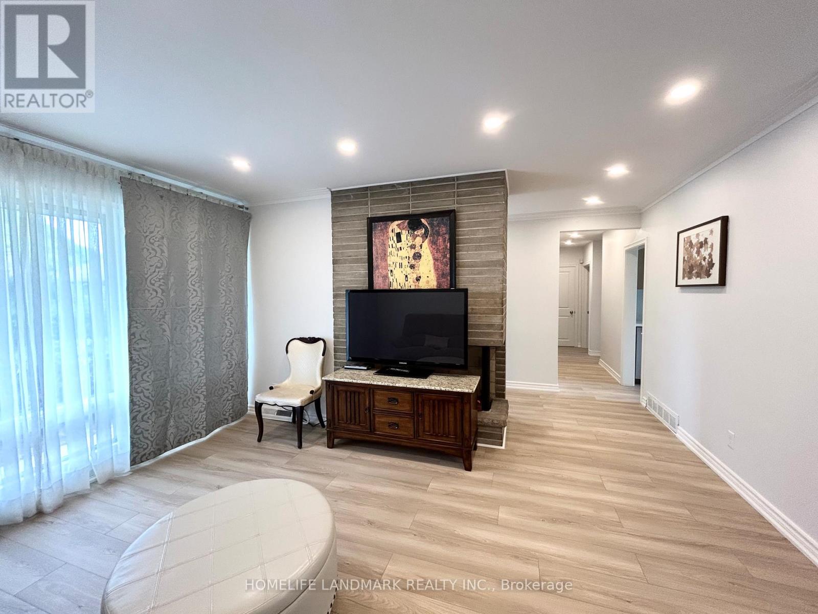 9 Terrington Court, Toronto, Ontario M3B 2J9 - Photo 5 - C13836792