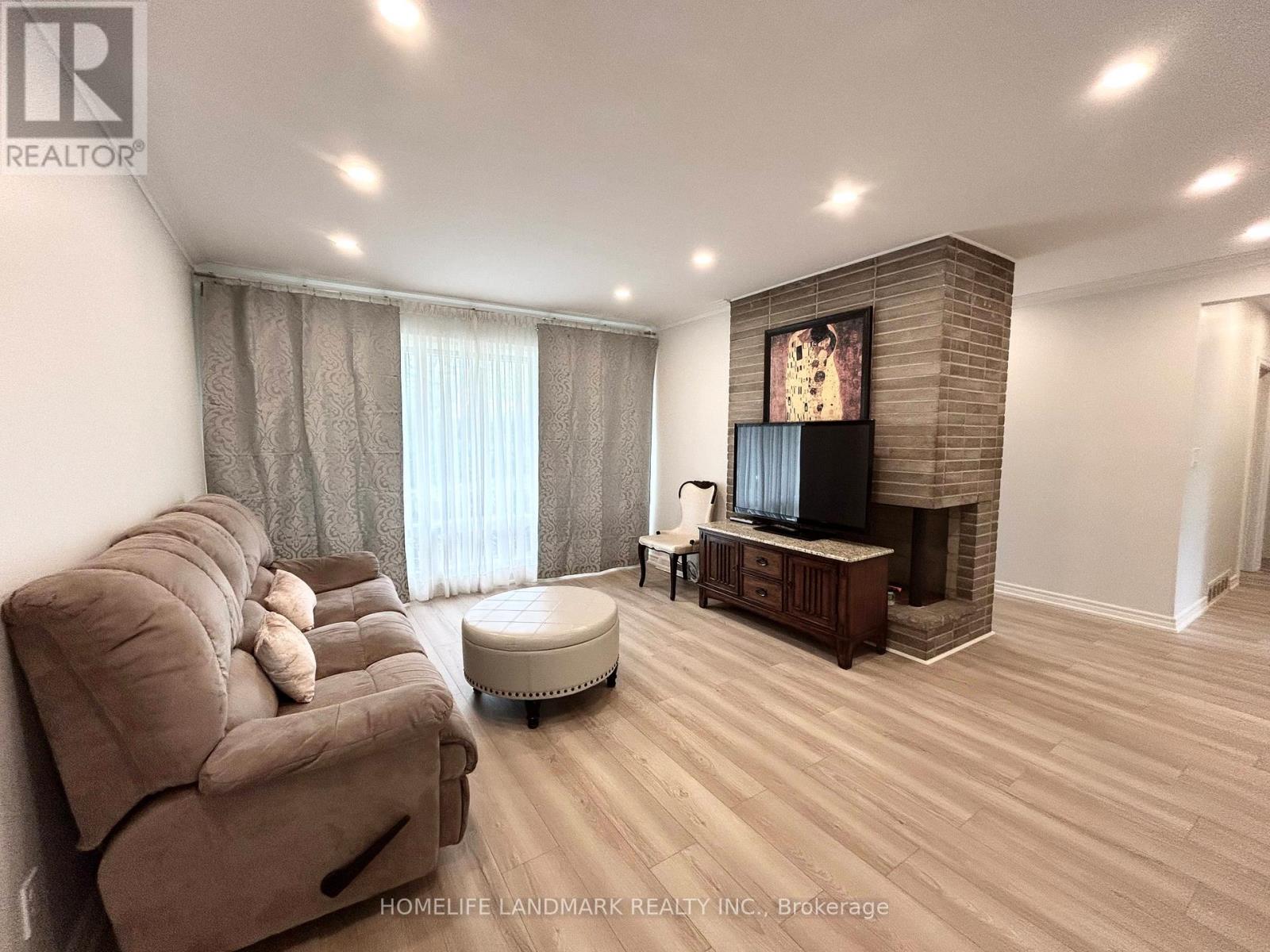 9 Terrington Court, Toronto, Ontario M3B 2J9 - Photo 6 - C13836792
