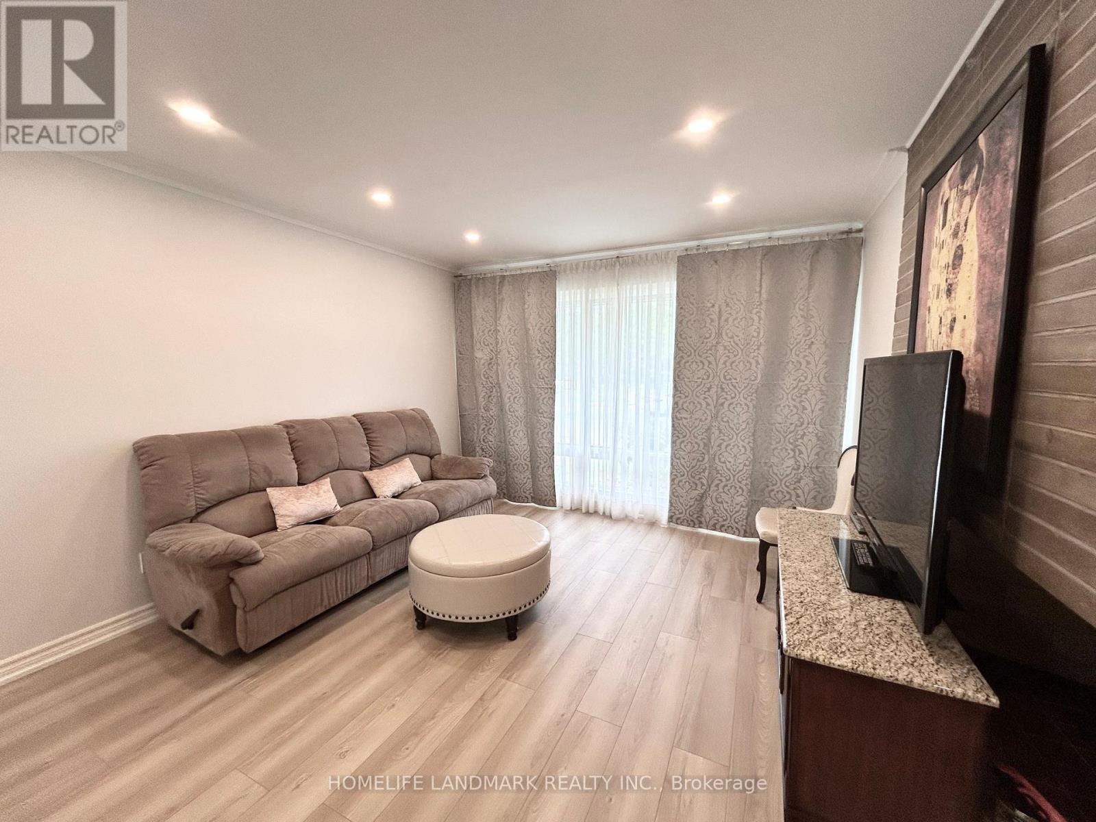 9 Terrington Court, Toronto, Ontario M3B 2J9 - Photo 7 - C13836792