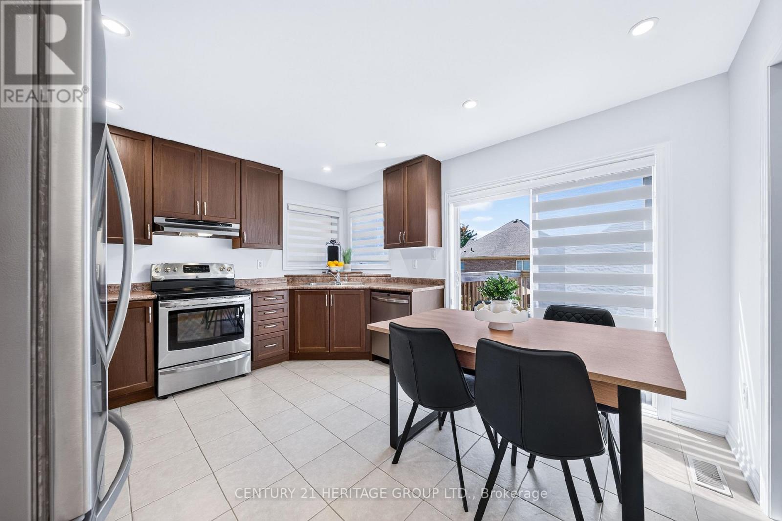 244 Gord Clelland Gate, Newmarket, Ontario  L3X 0G1 - Photo 13 - N13836754