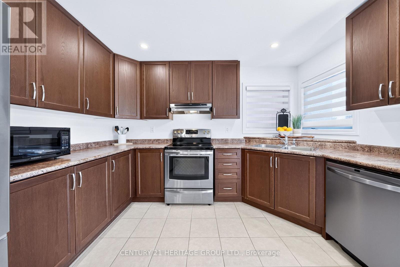 244 Gord Clelland Gate, Newmarket, Ontario  L3X 0G1 - Photo 14 - N13836754